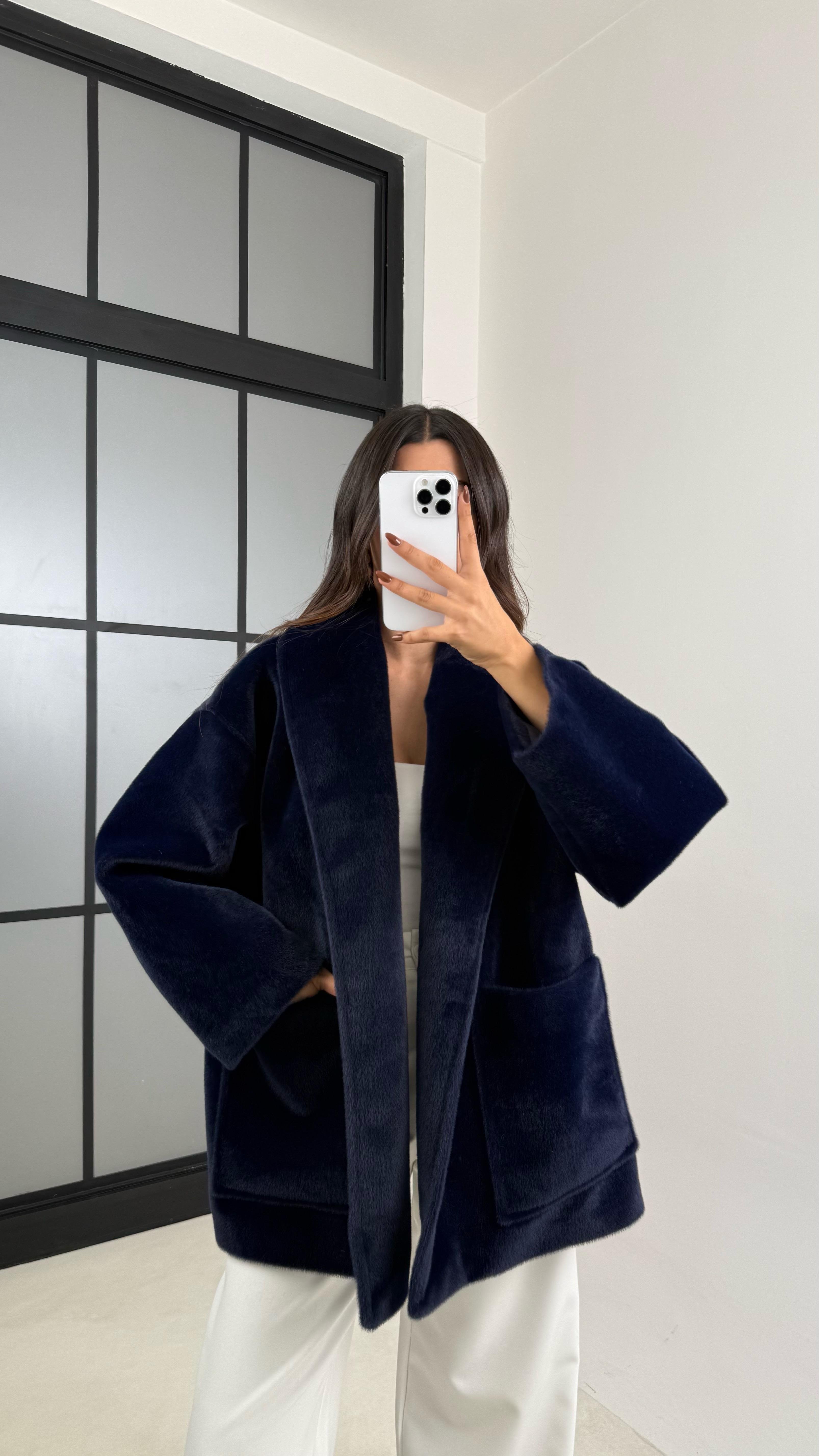 Lacivert Kuşaklı Astarlı Peluş Kaban GAUS-00183GAUS السترات  GAUS-00183