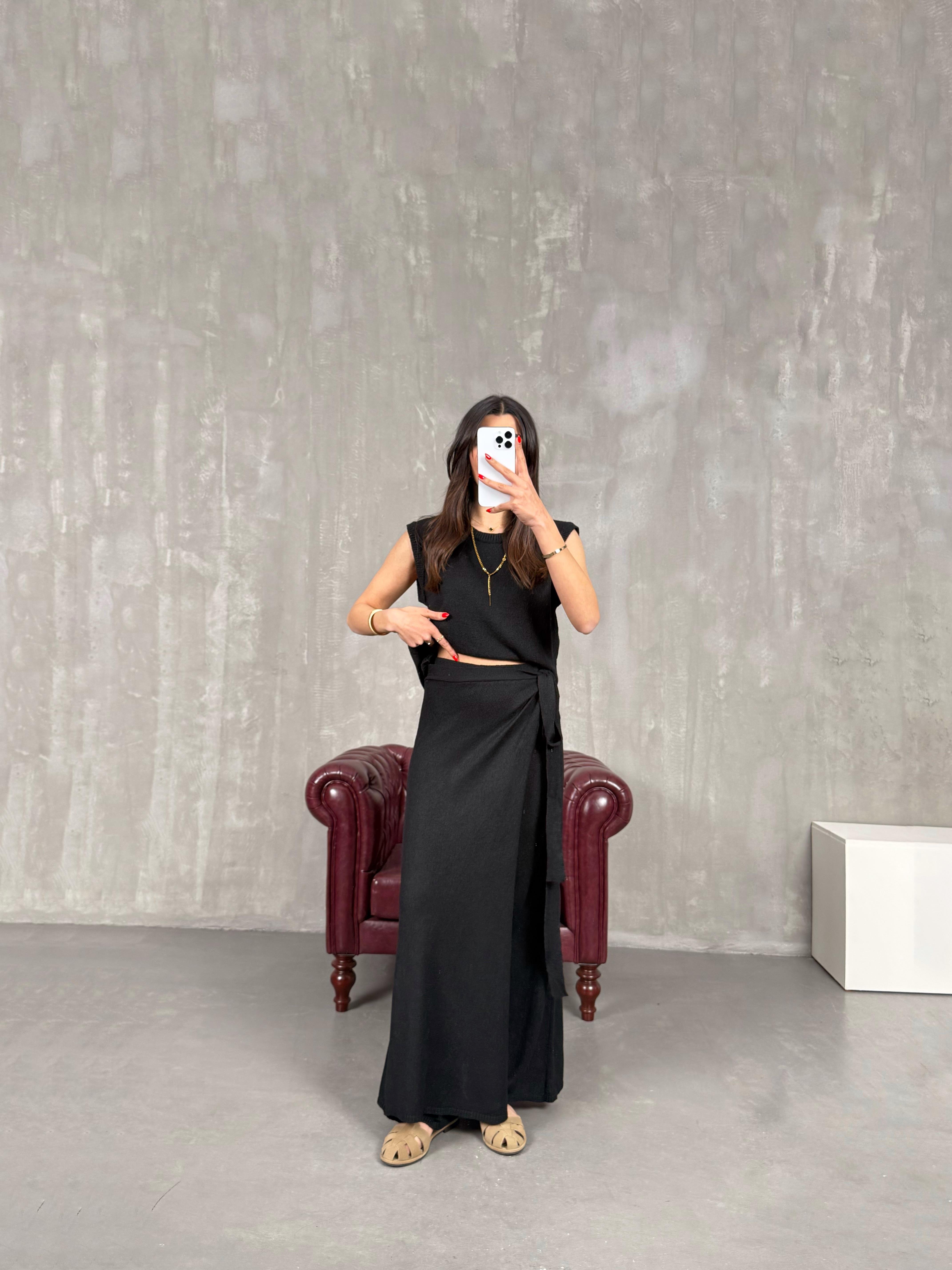 Siyah Etekli Pantolon Sıfır Kol Triko Takım Gaus00174GausTAKIMGU1001403