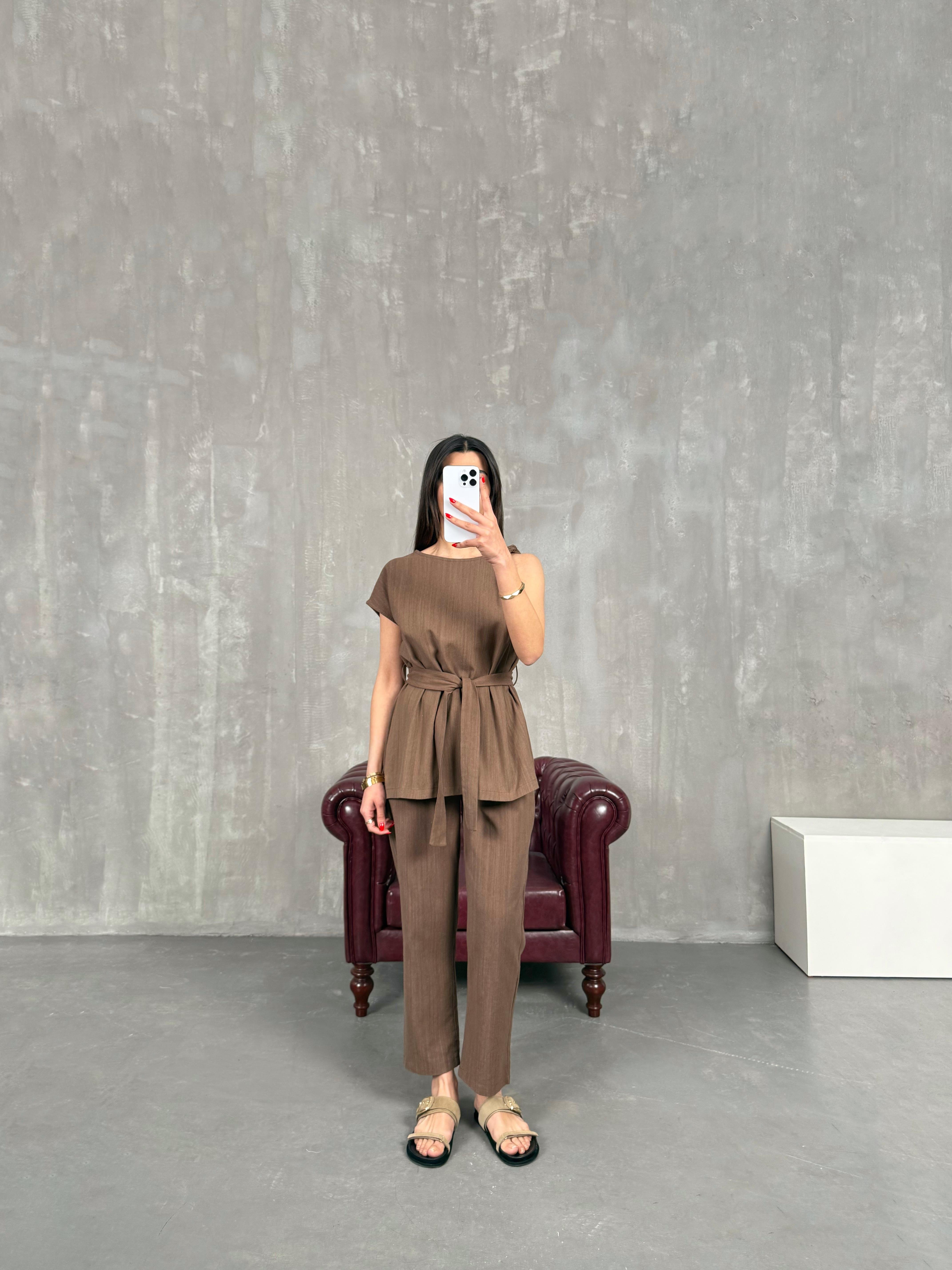 Kahve Omuz Detaylı Kuşaklı Keten Takım Gaus00188GausTAKIMGU1001433