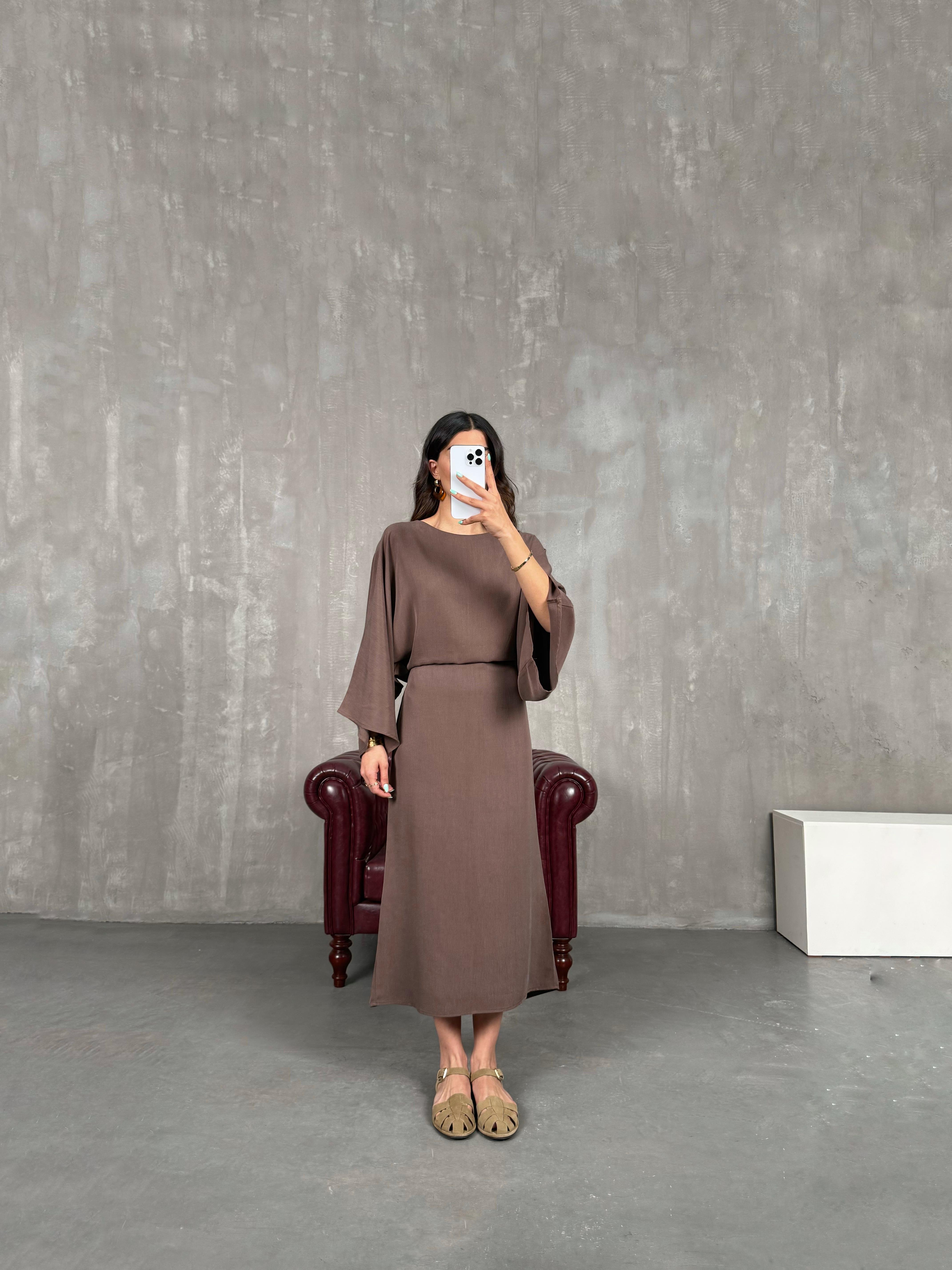 Kahve Yarasa Kol Kuşaklı Yırtmaçlı Tensel Elbise Gaus00225GausELBİSEGU1001521