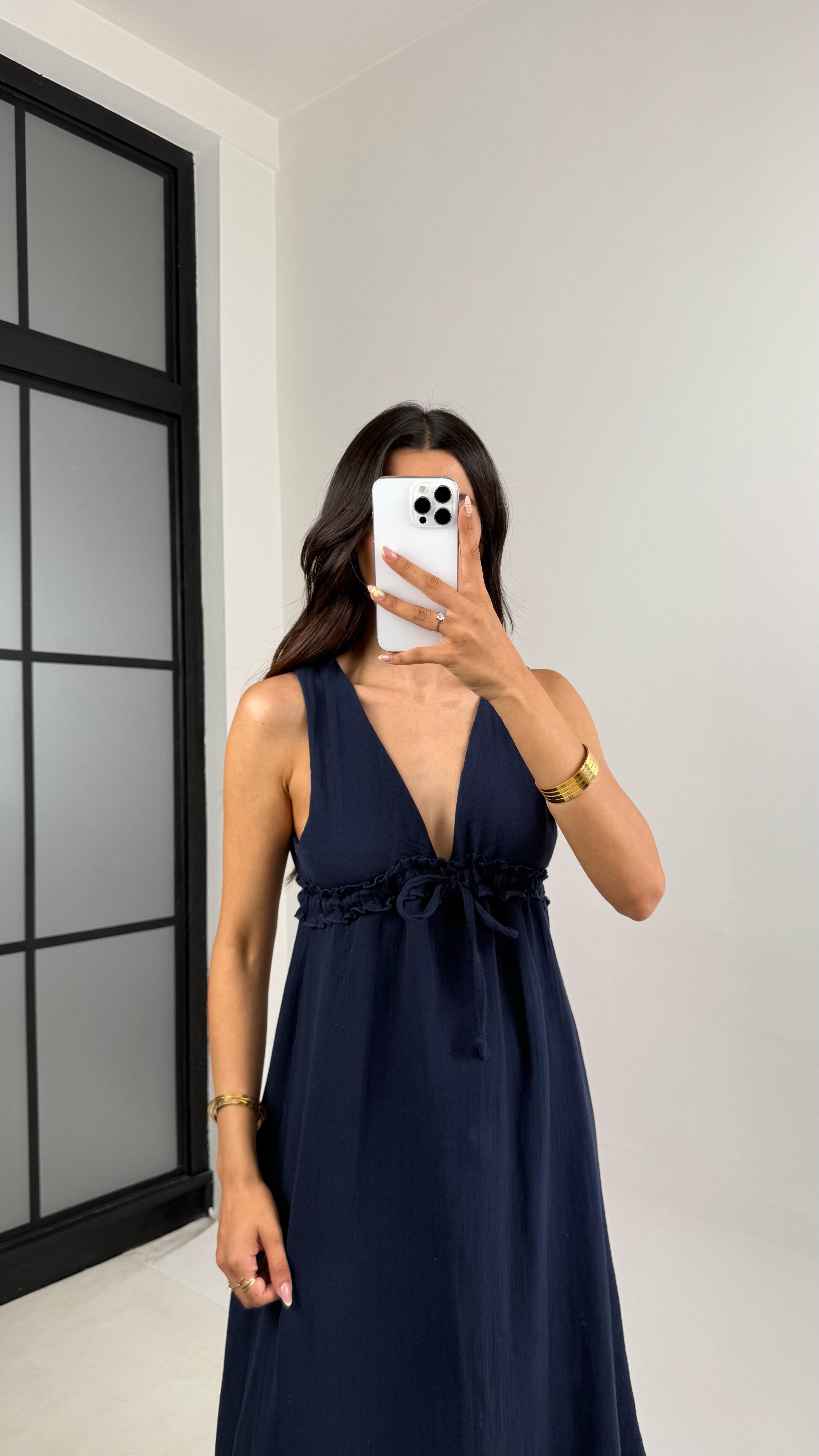 Siyah V Yaka Beli Ayarlanabilir Lastikli Astarlı Müslin Elbise Gaus00680 GausELBİSEGU1002569