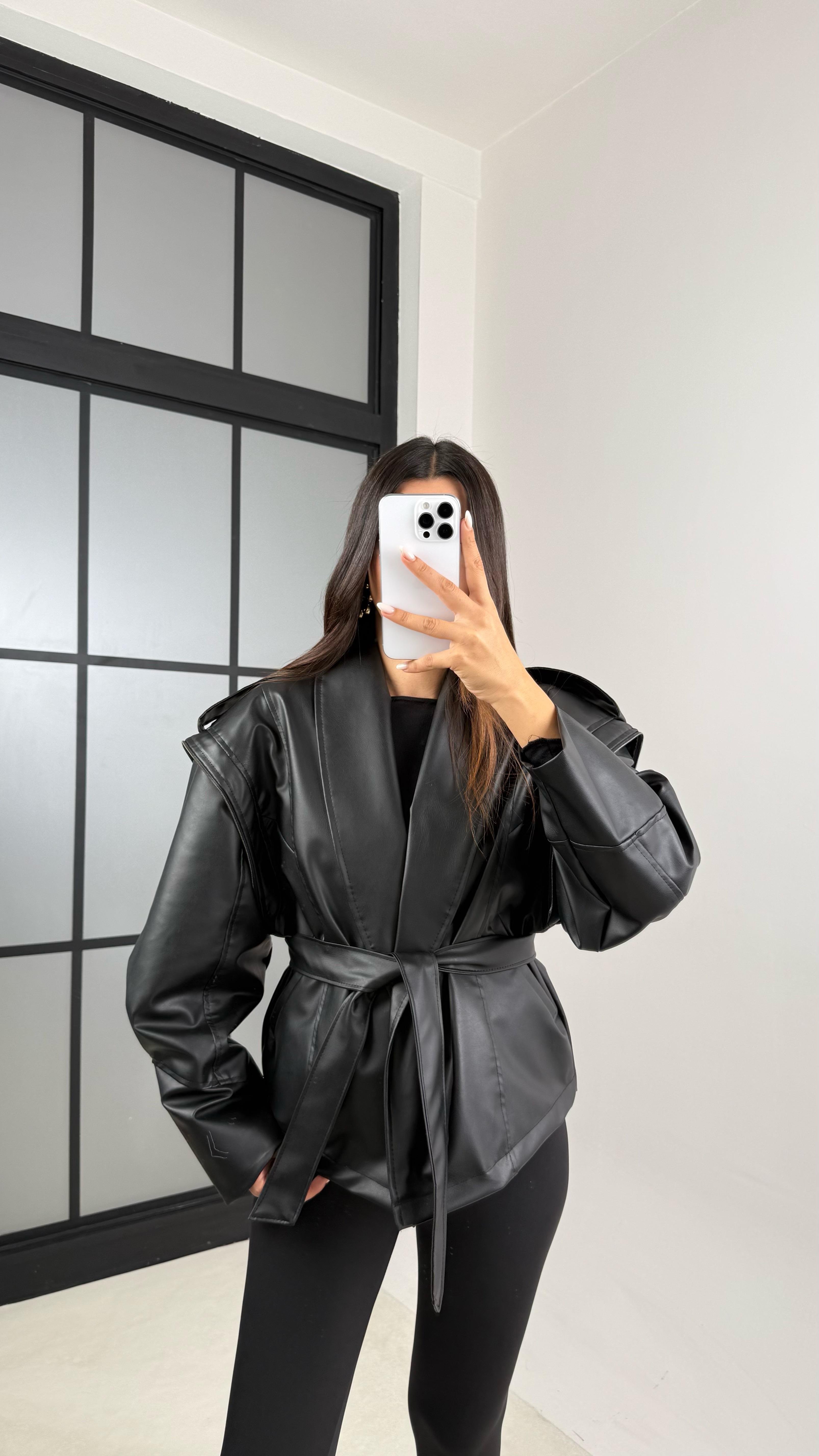 Siyah Fermuar Detaylı Astarlı Kuşaklı Tasarım Deri Ceket GAUS-00599GAUS السترات  GAUS-00599