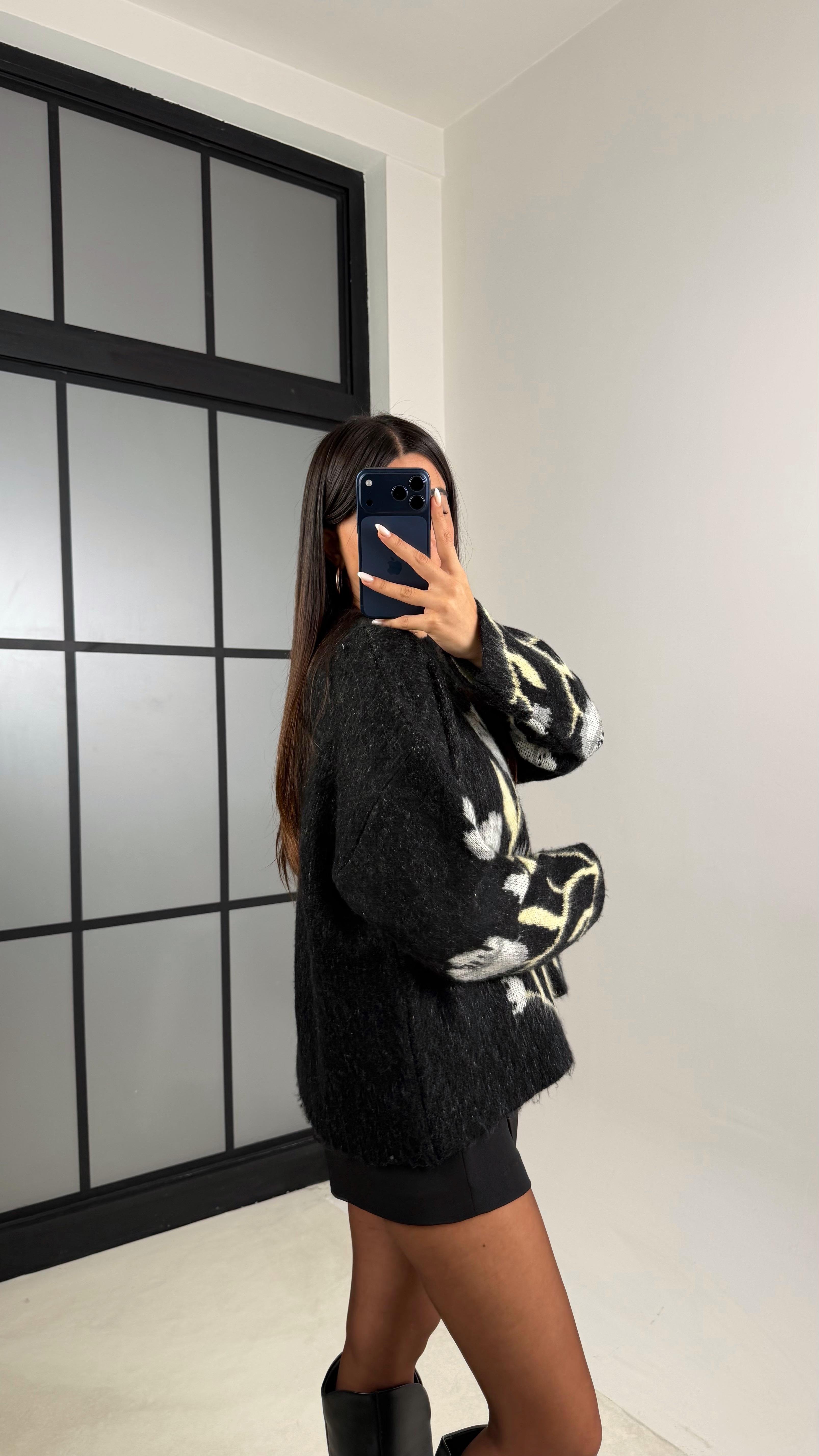 Siyah ZR Model Çiçek Desenli Tasarım Kazak GAUS-00656GAUS الكنزات GAUS-00656