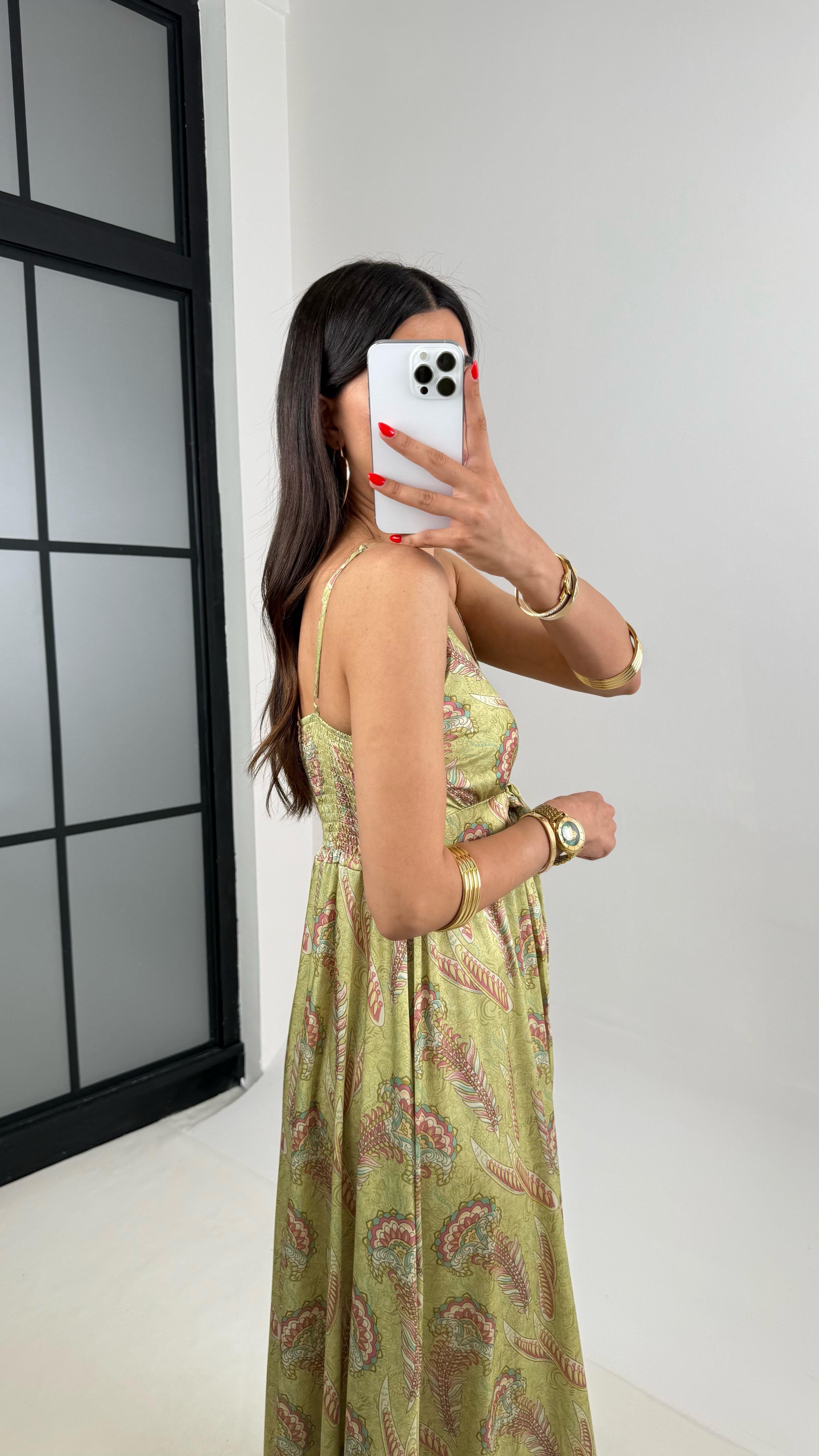 Yeşil Etnik Desenli Ayarlanabilir Askılı Sırt Dekolteli Yumuşak Saten Elbise Gaus00489GausELBİSEGU1002147