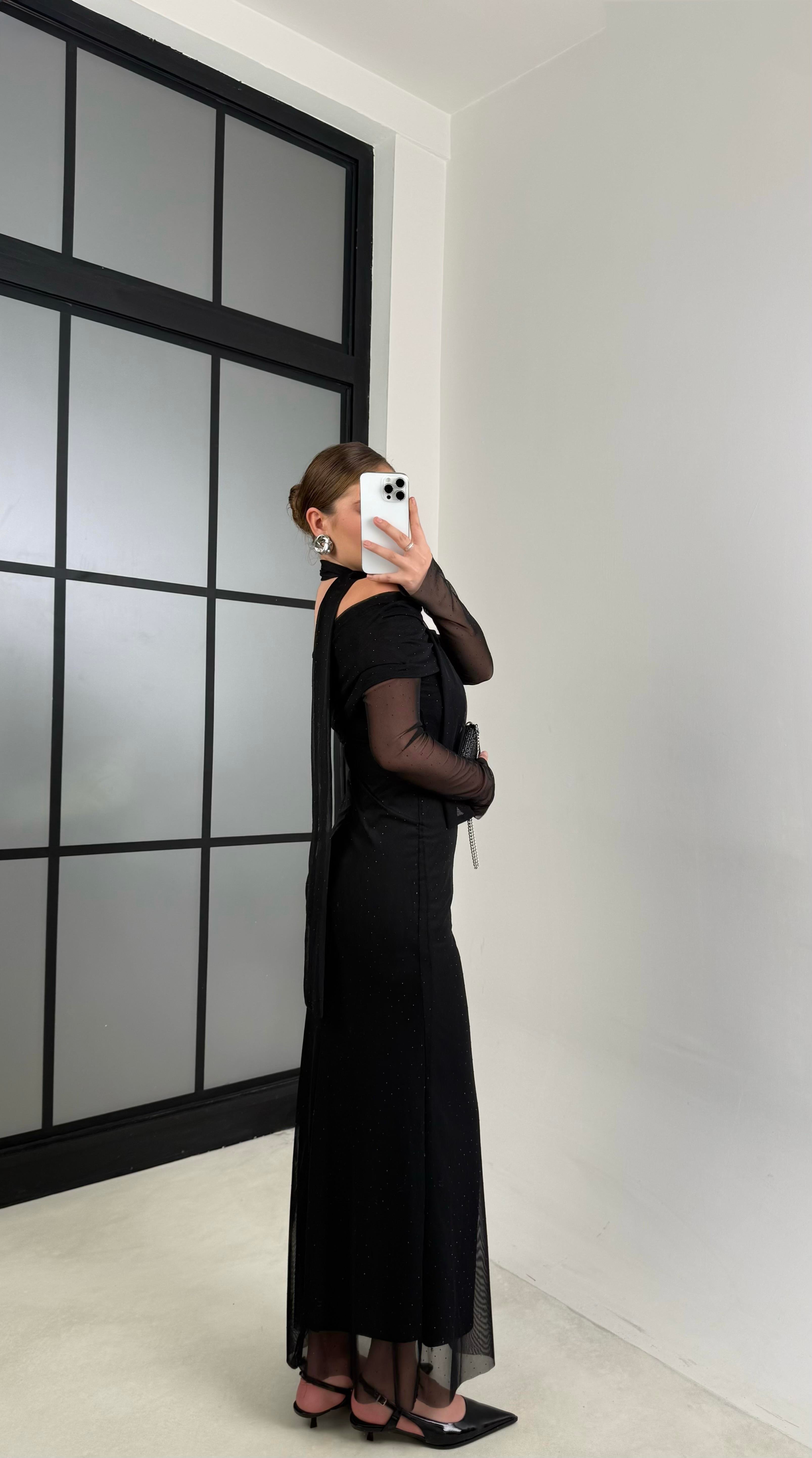 Siyah Madonna Yaka Taşlı Fularlı Tasarım Elbise GAUS-00716GAUSELBİSEGAUS-00716