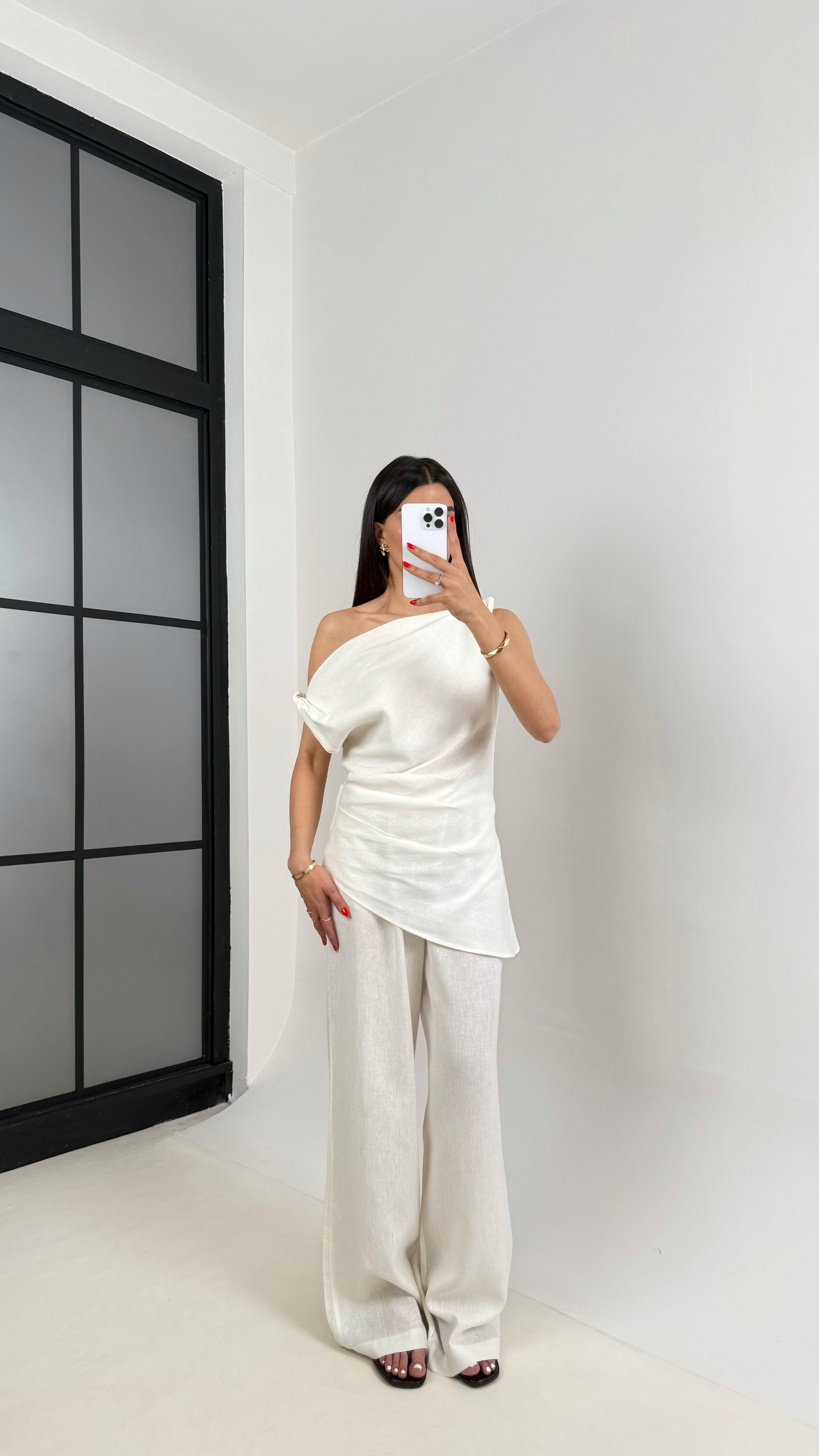 Beyaz Asimetrik Kesim Bluz Beli Lastikli Pantolon Tasarım Keten Takım Gaus00315 GausTAKIMGU1002082