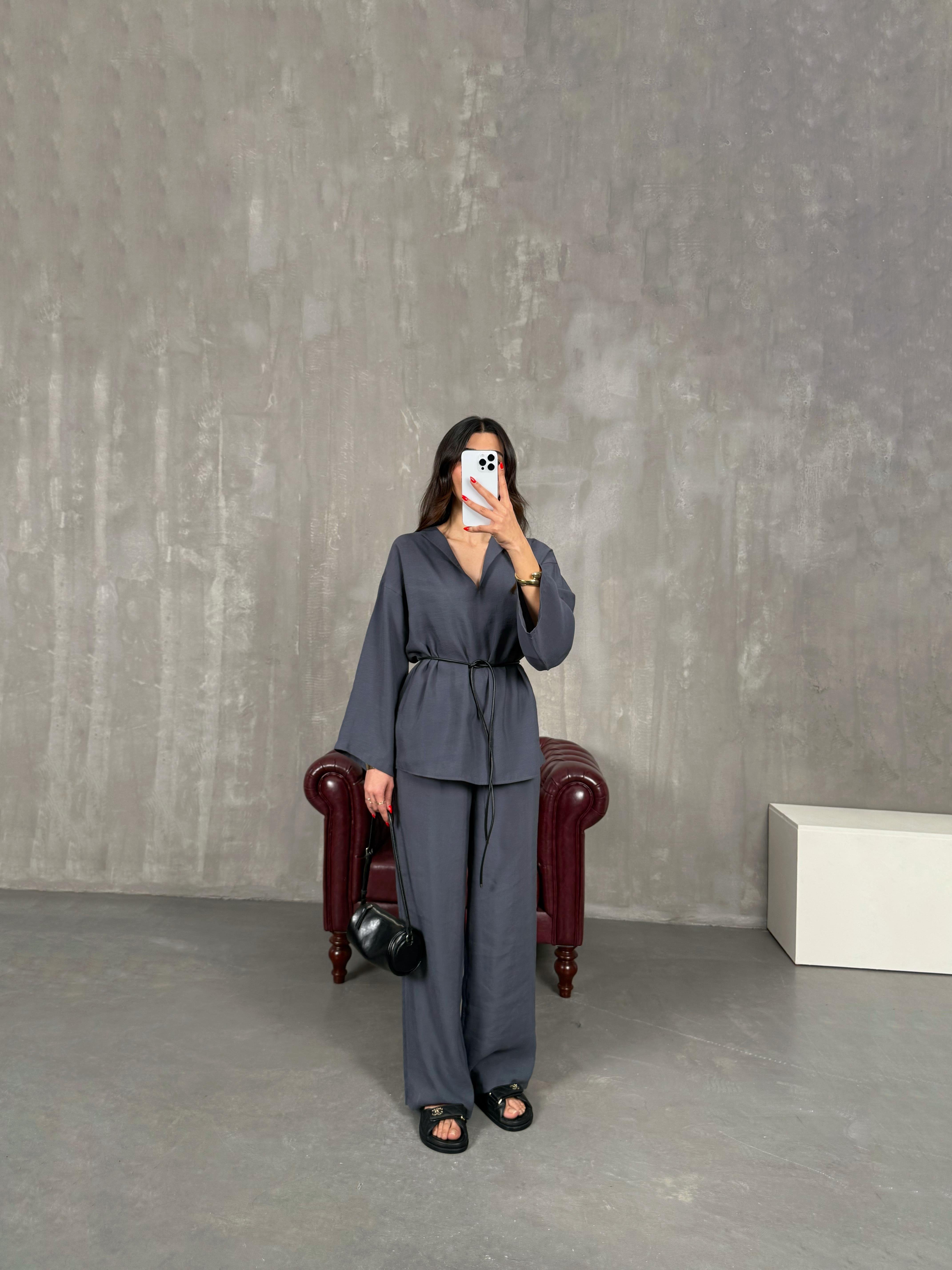 Antrasit V Yaka Deri Kuşaklı Tensel Takım Gaus00205GausTAKIMGU1001483