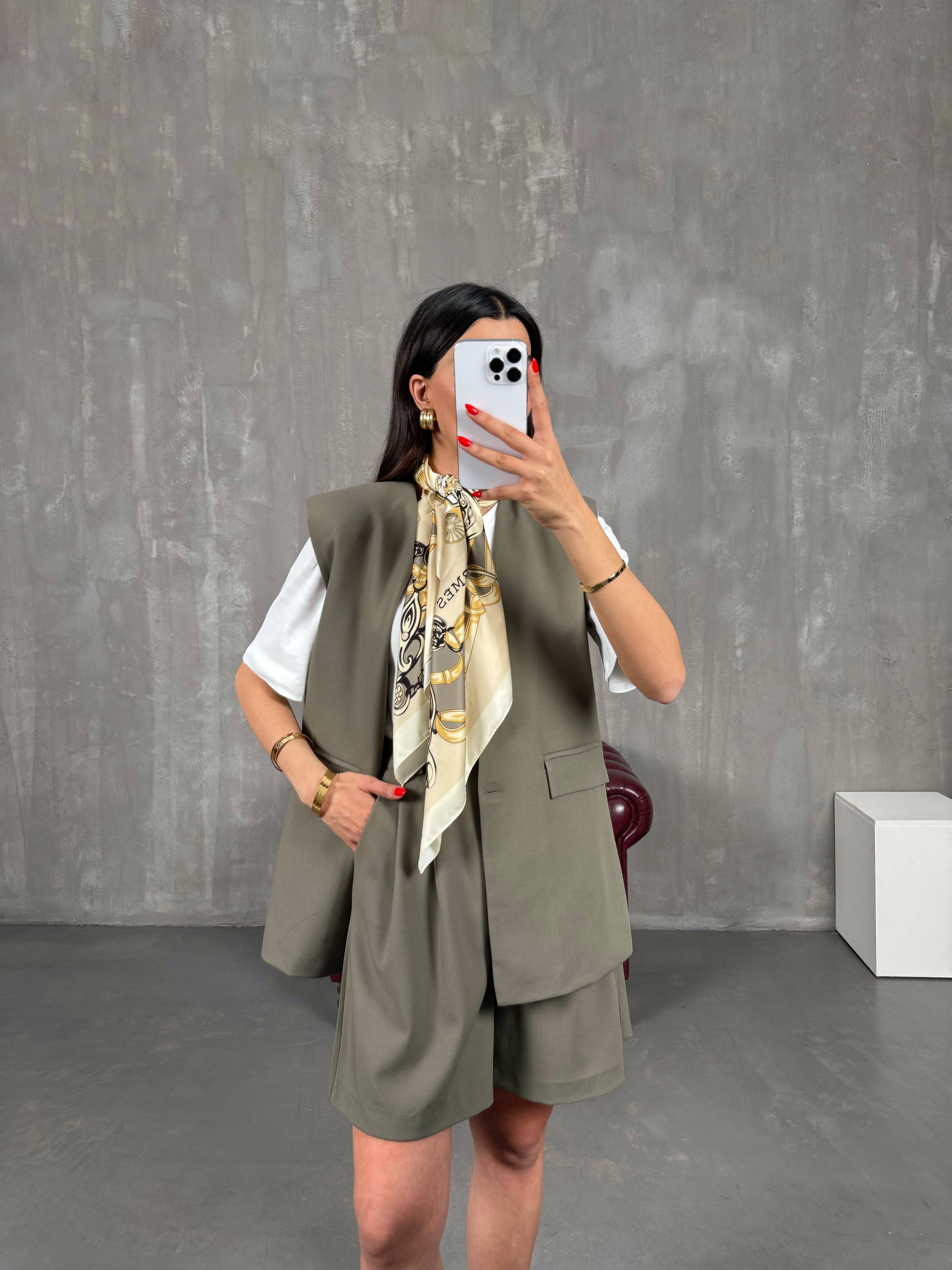 Haki Vatkalı Astarlı Yelek Şehir Boy Şort Takım Gaus00173GausTAKIMGU1001400