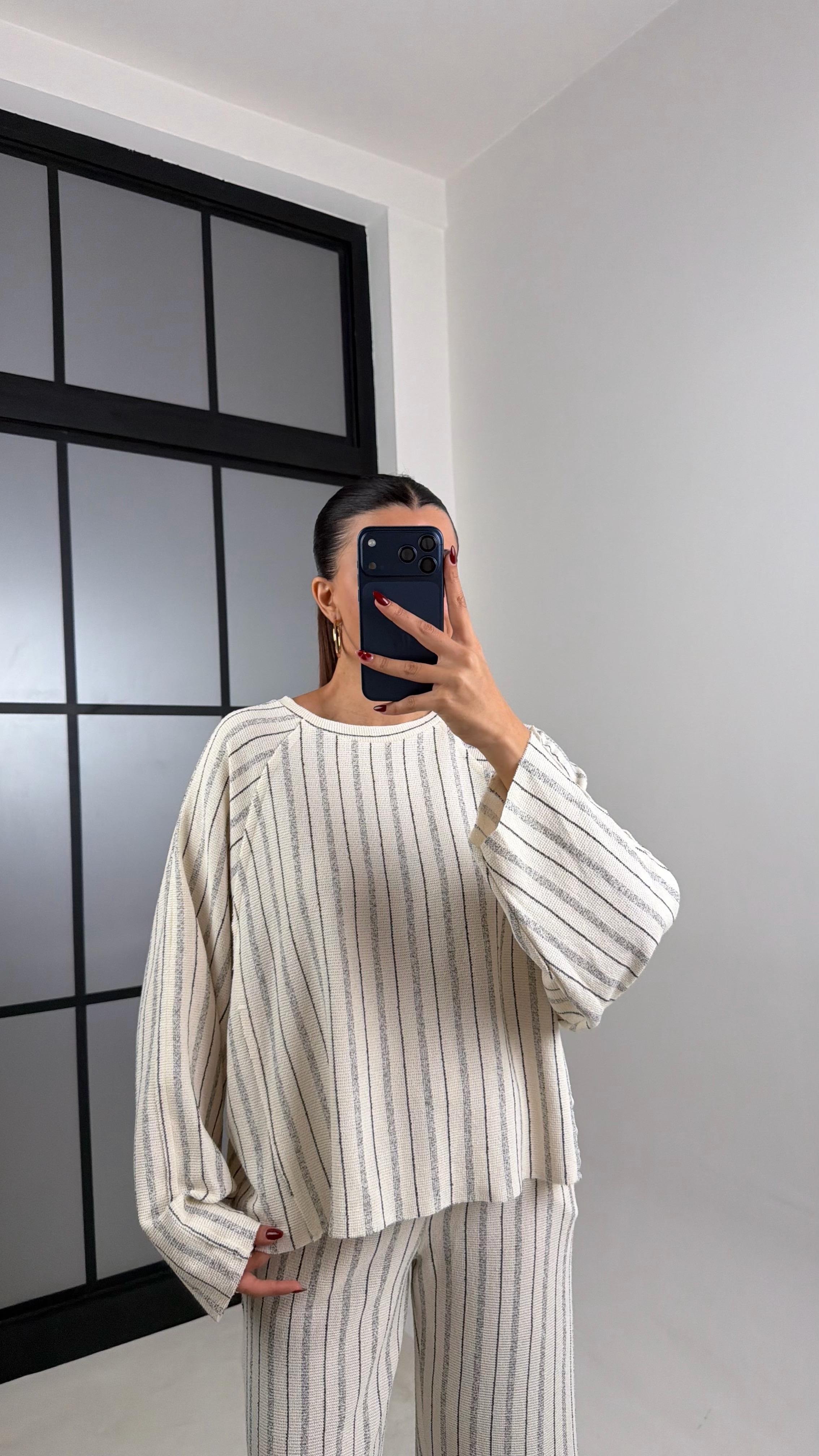 Ekru Şerit Desenli Kazak Beli Lastikli Pantolon Takım GAUS-00702GAUSTAKIMGAUS-00702