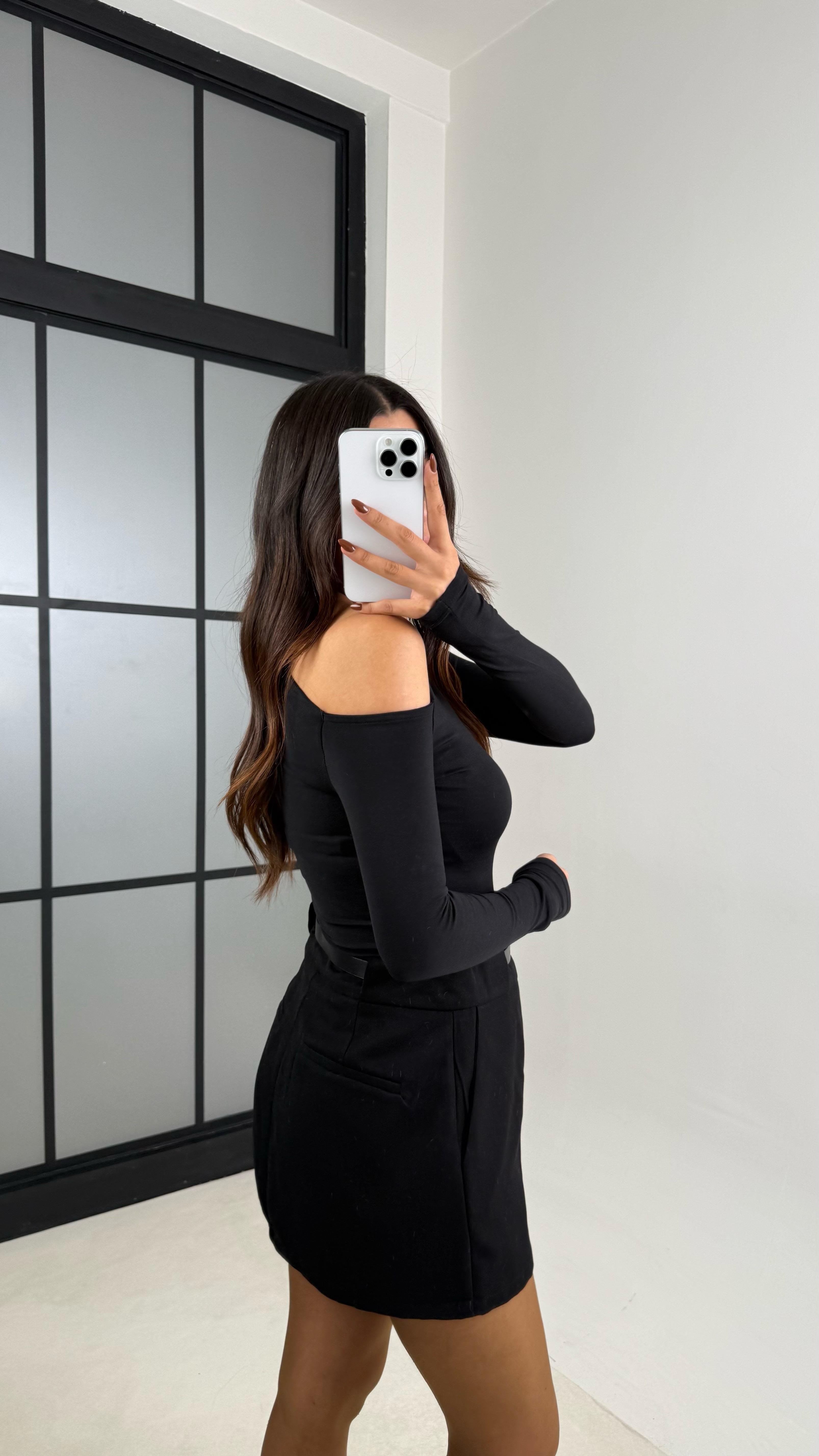 Siyah Asimetrik Yaka Basic Bluz GAUS-00160GAUSالبلوزات GAUS-00160