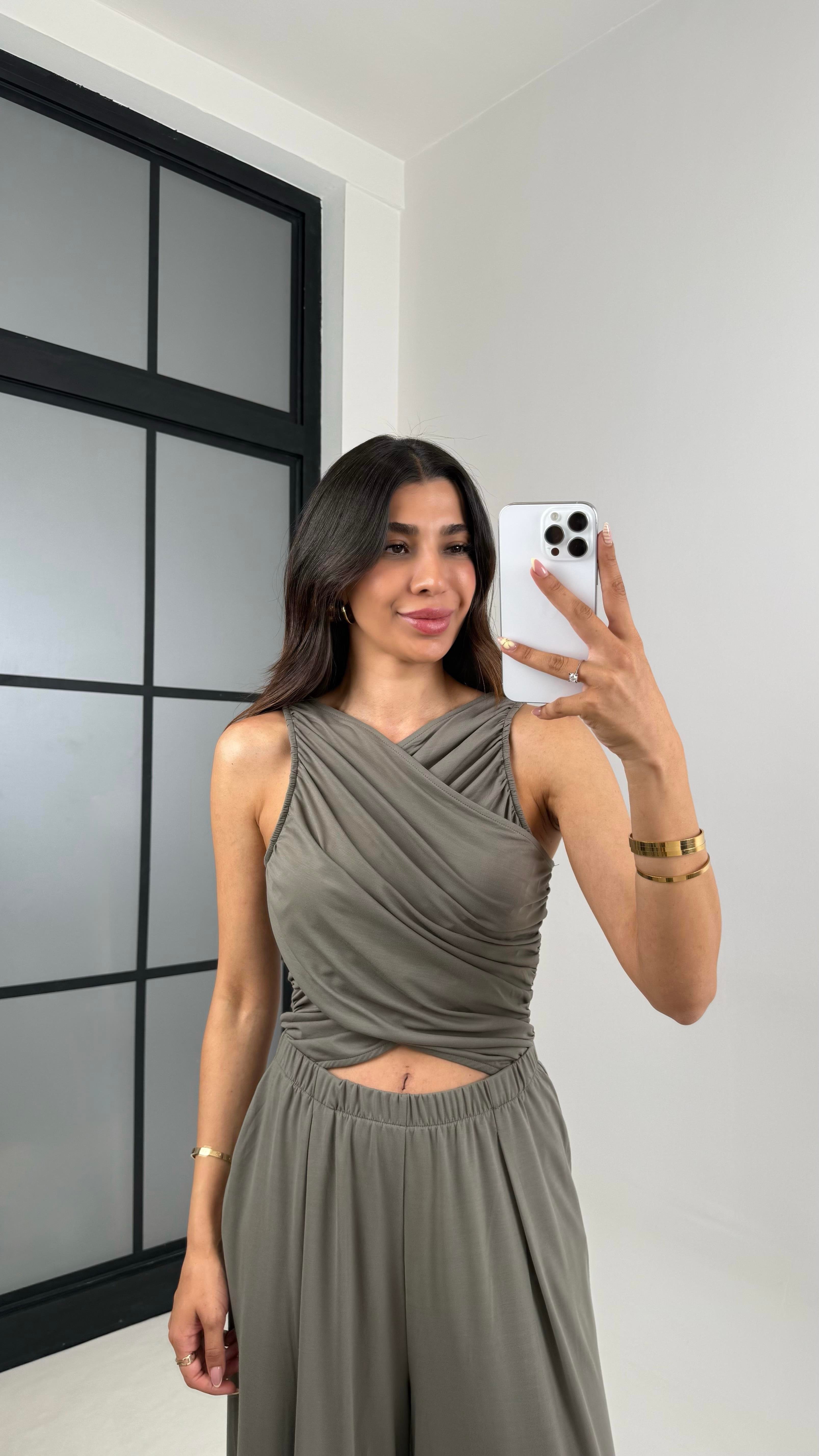 Haki Oys Muadil Dekolteli Beli Lastikli Cepli Modal Kumaş Tulum Gaus00648Gaus الأوفرول GU1002507