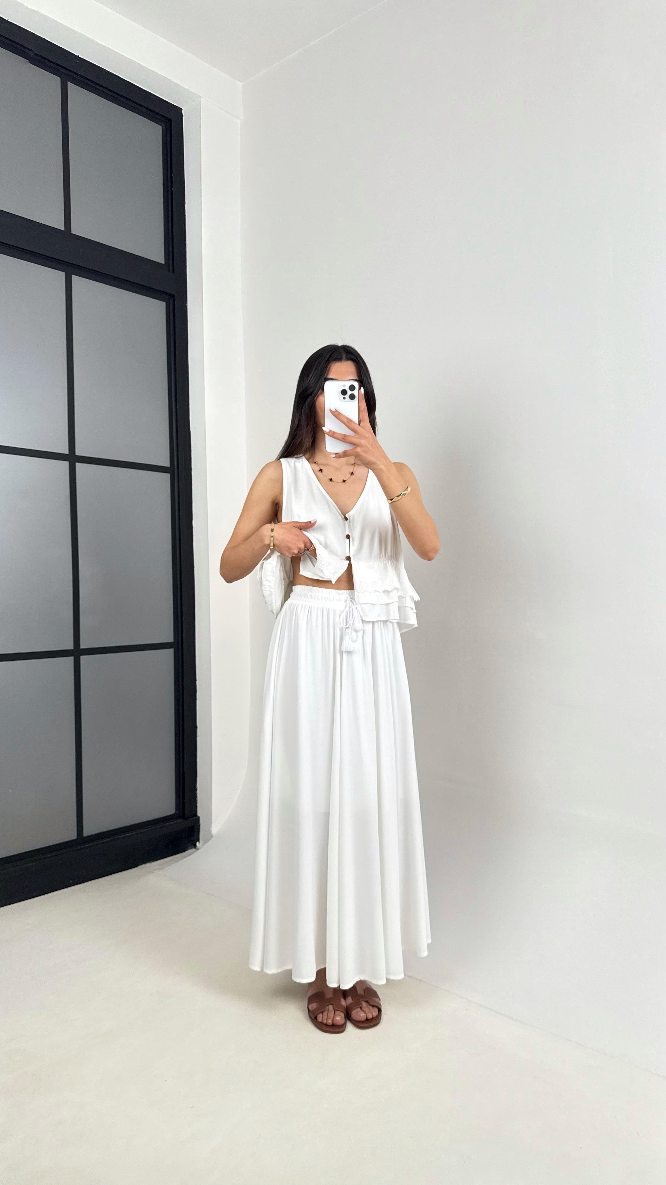 Beyaz V Yaka Önü Düğmeli Bluz Astarlı Etekli Takım Gaus00439GausTAKIMGU1002017