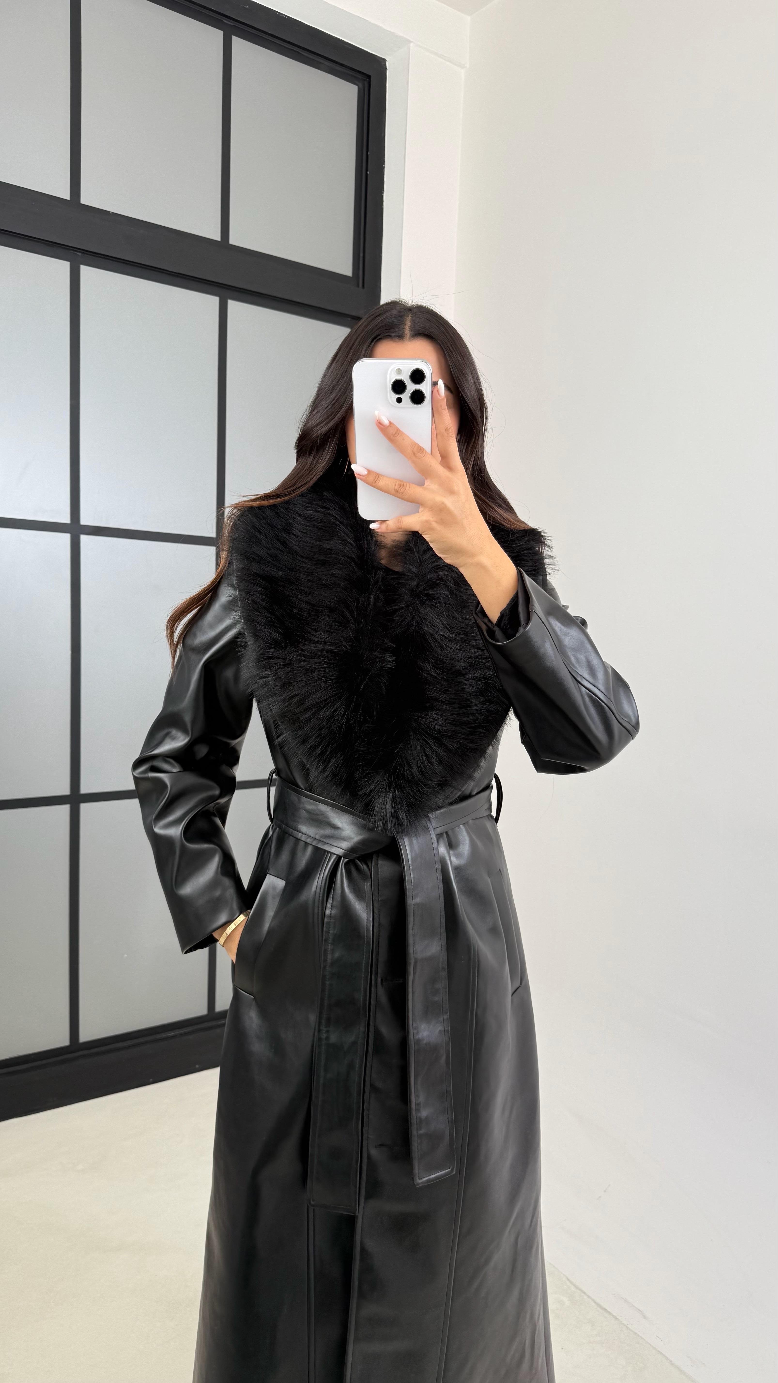 Siyah Yakası Kürklü Astarlı Deri Kaban GAUS-00685GAUS المعاطف GAUS-00685