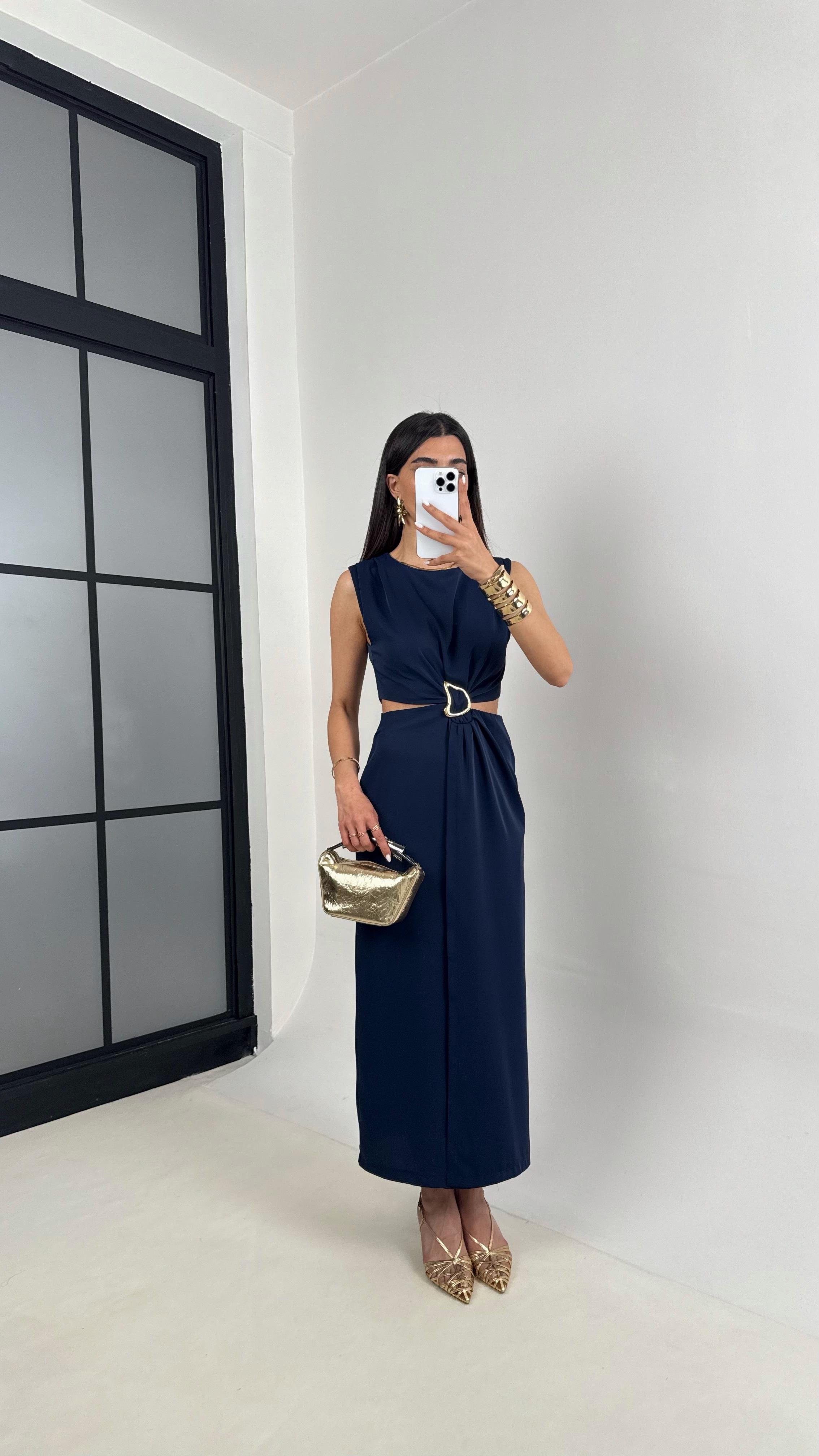 Lacivert Yan Dekolteli Gold Toka Detaylı Yırtmaçlı Elbise Gaus00434GausELBİSEGU1002022