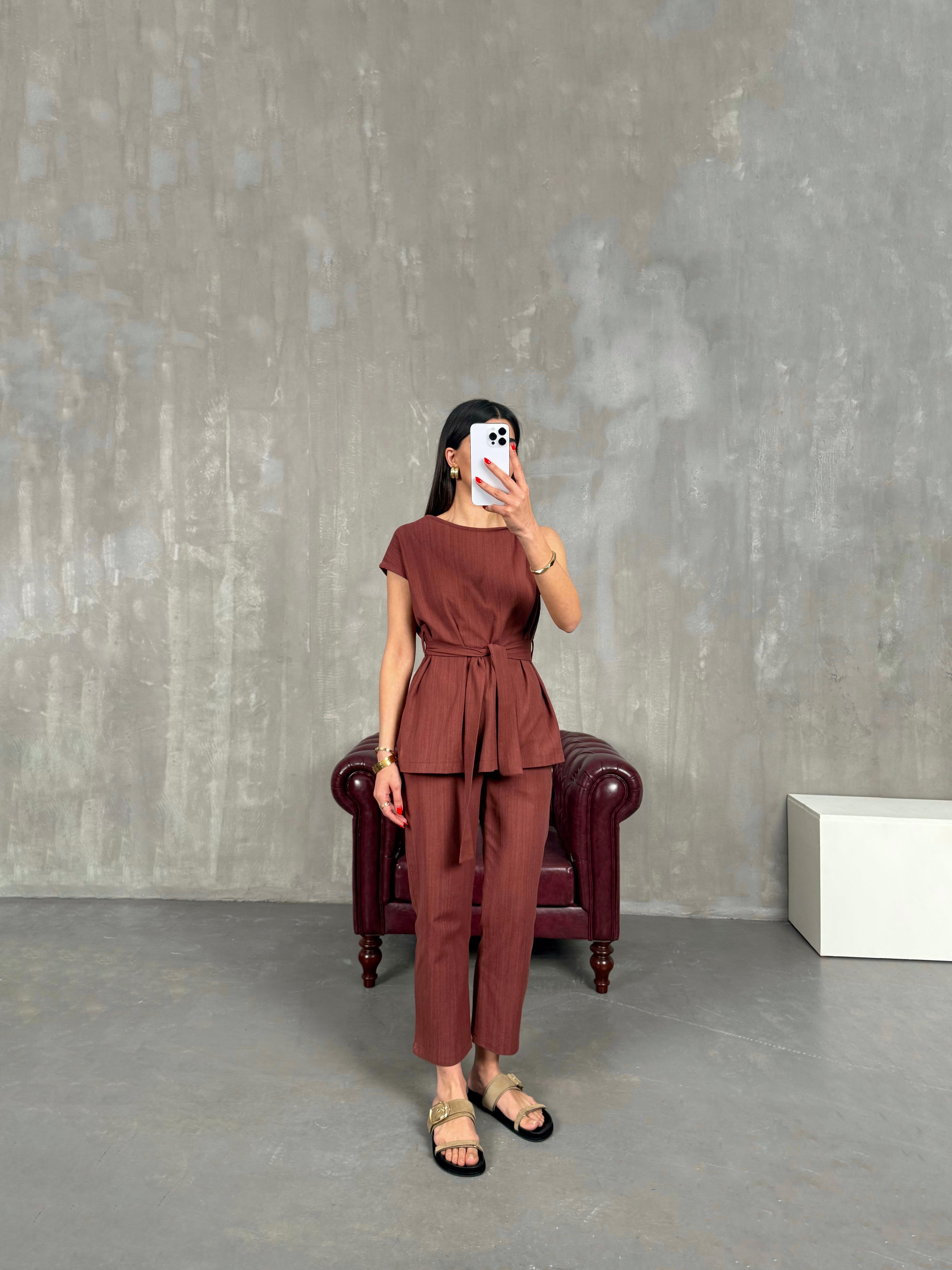 Kiremit Omuz Detaylı Kuşaklı Keten Takım Gaus00188GausTAKIMGU1001435