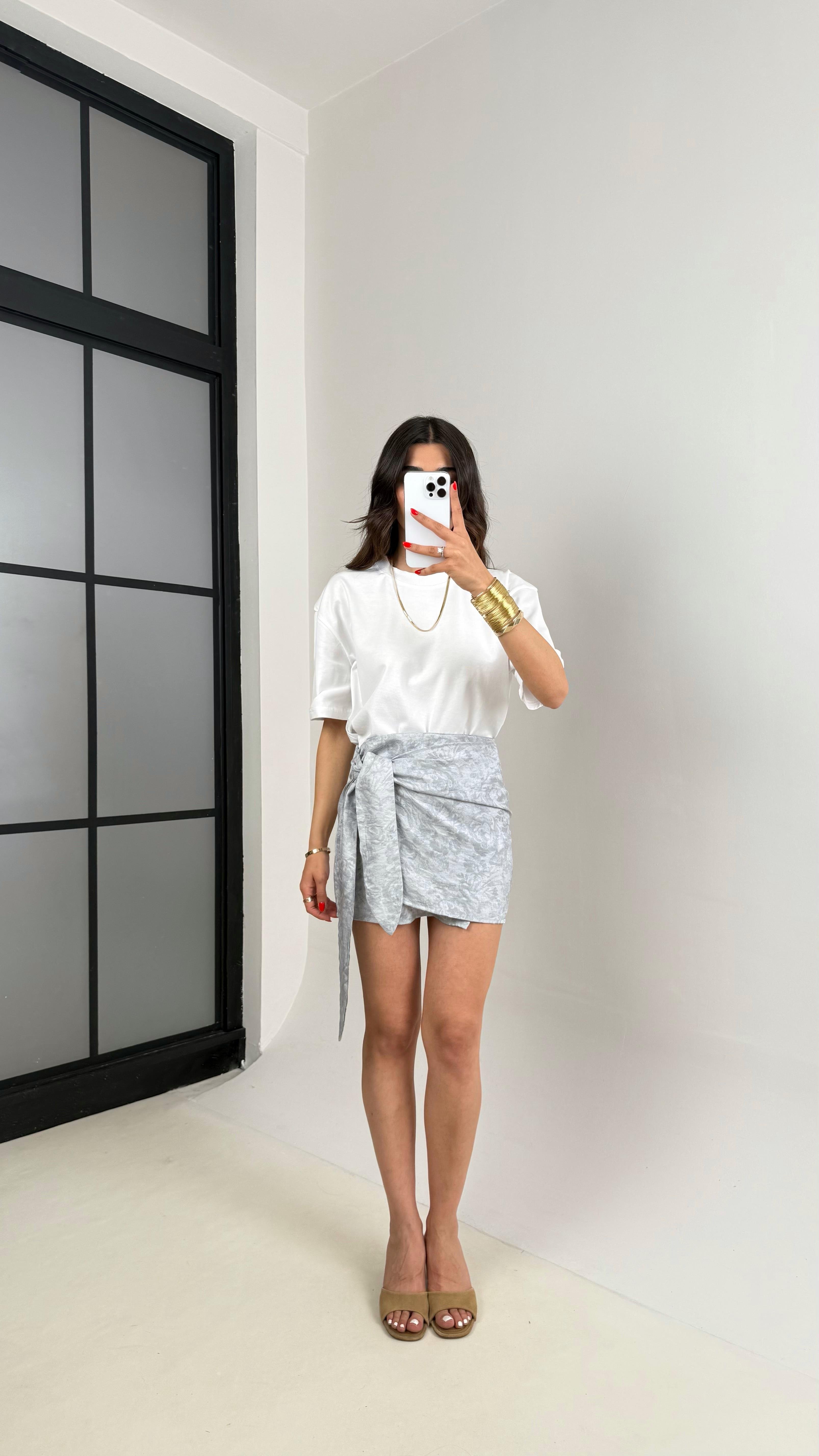 Gri Çiçek Desenli Yan Bağlama Detaylı Etek Gaus00463GausETEKGU1002084