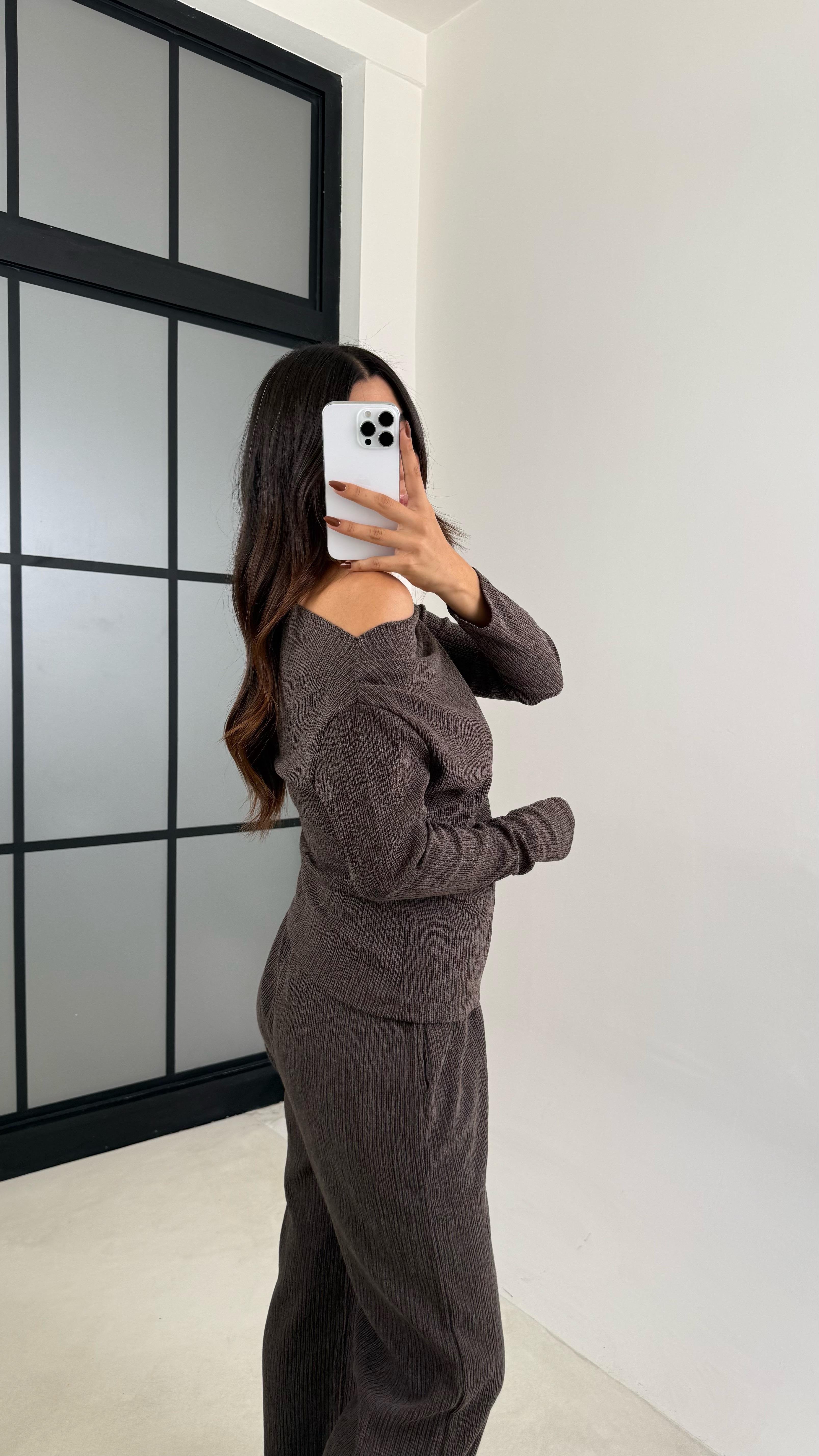 Vizon Asimetrik Yaka Bluz Beli Lastikli Pantolon İkili Gofre Kumaş Takım GAUS-00170GAUSTAKIMGAUS-00170