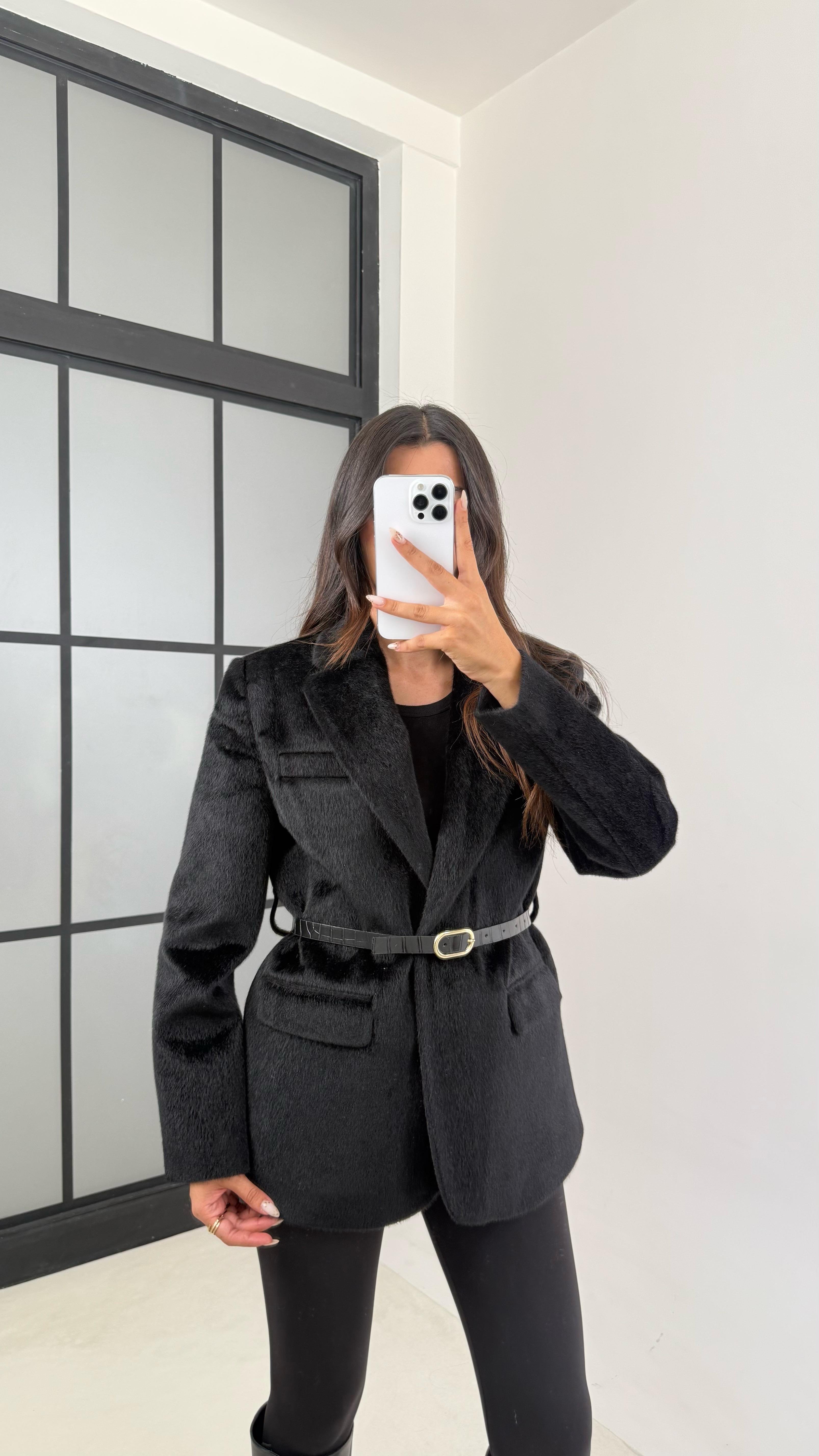 Siyah Astarlı Kemerli Peluş Tüylü Ceket GAUS-00131GAUS السترات  GAUS-00131