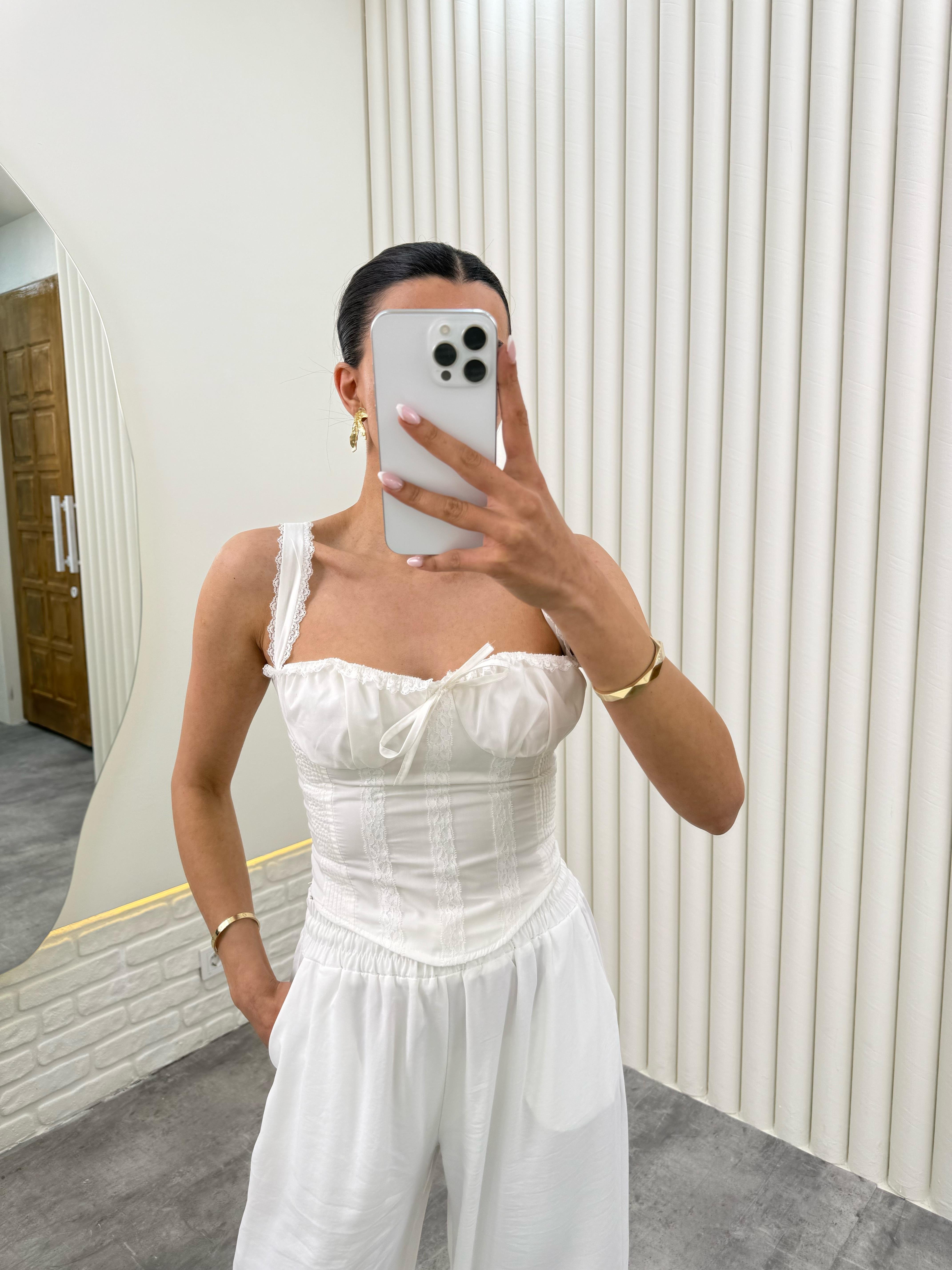 Beyaz Askılı Arkası Lastikli Dantelli Bustiyer Crop Gaus00286GausCROPGU1001662