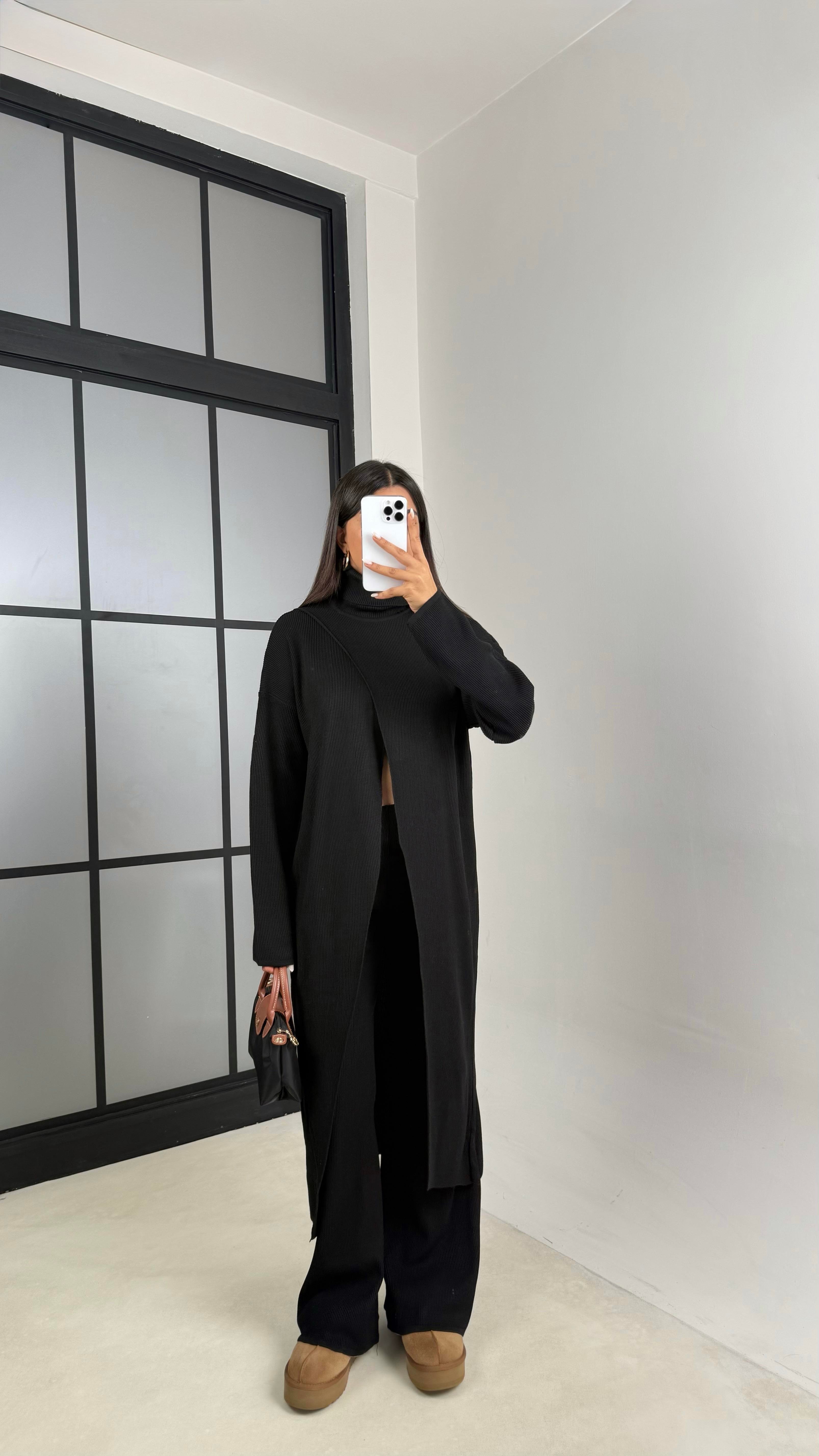 Siyah Balıkçı Yaka Asimetrik Kesim Kazak Beli Lastikli Pantolon İkili Triko Takım GAUS-00591GAUSTAKIMGAUS-00591