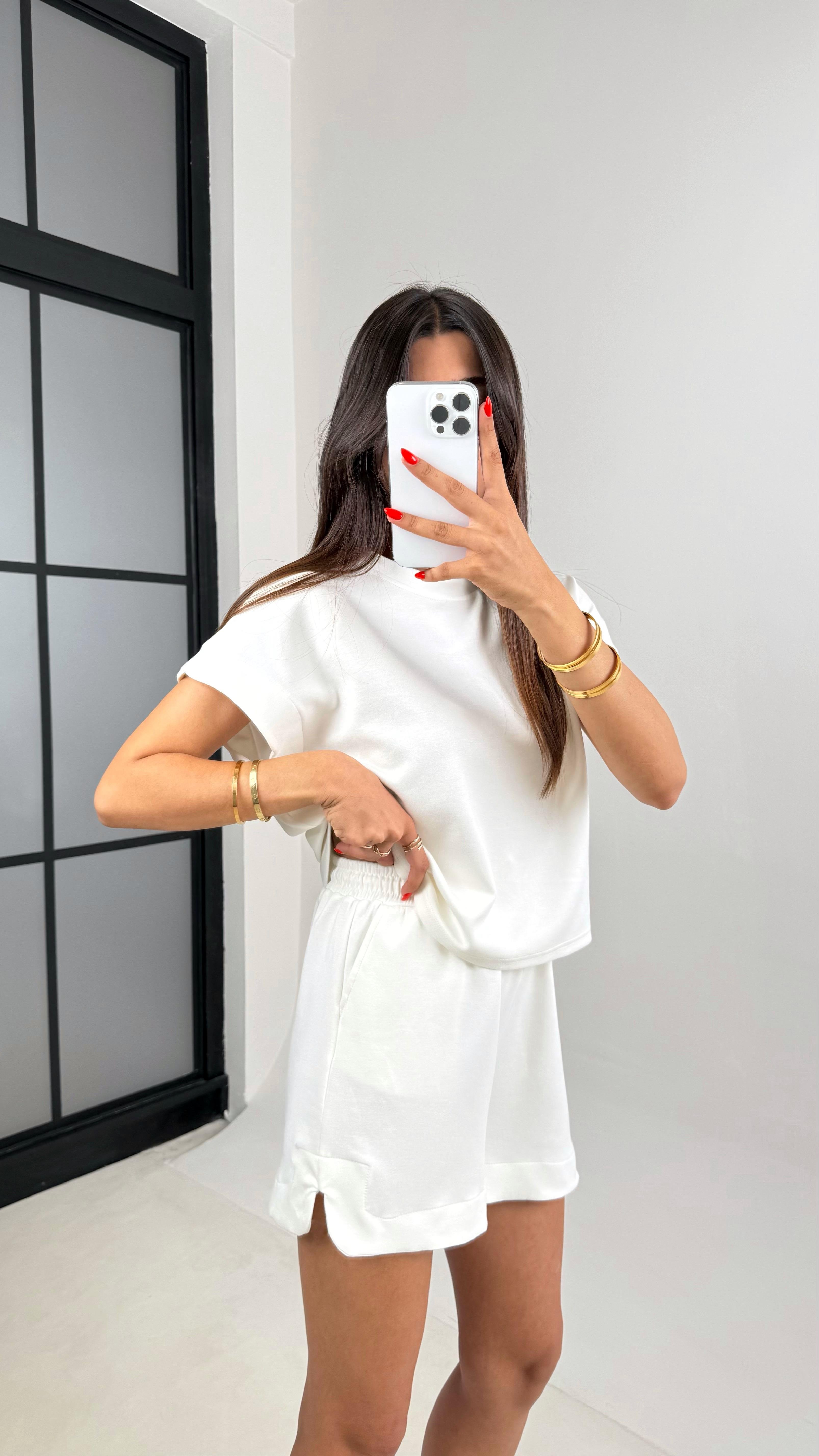 Beyaz Tshirt Şort İkili Modal Kumaş Takım Gaus00691GausTAKIMGU1002601