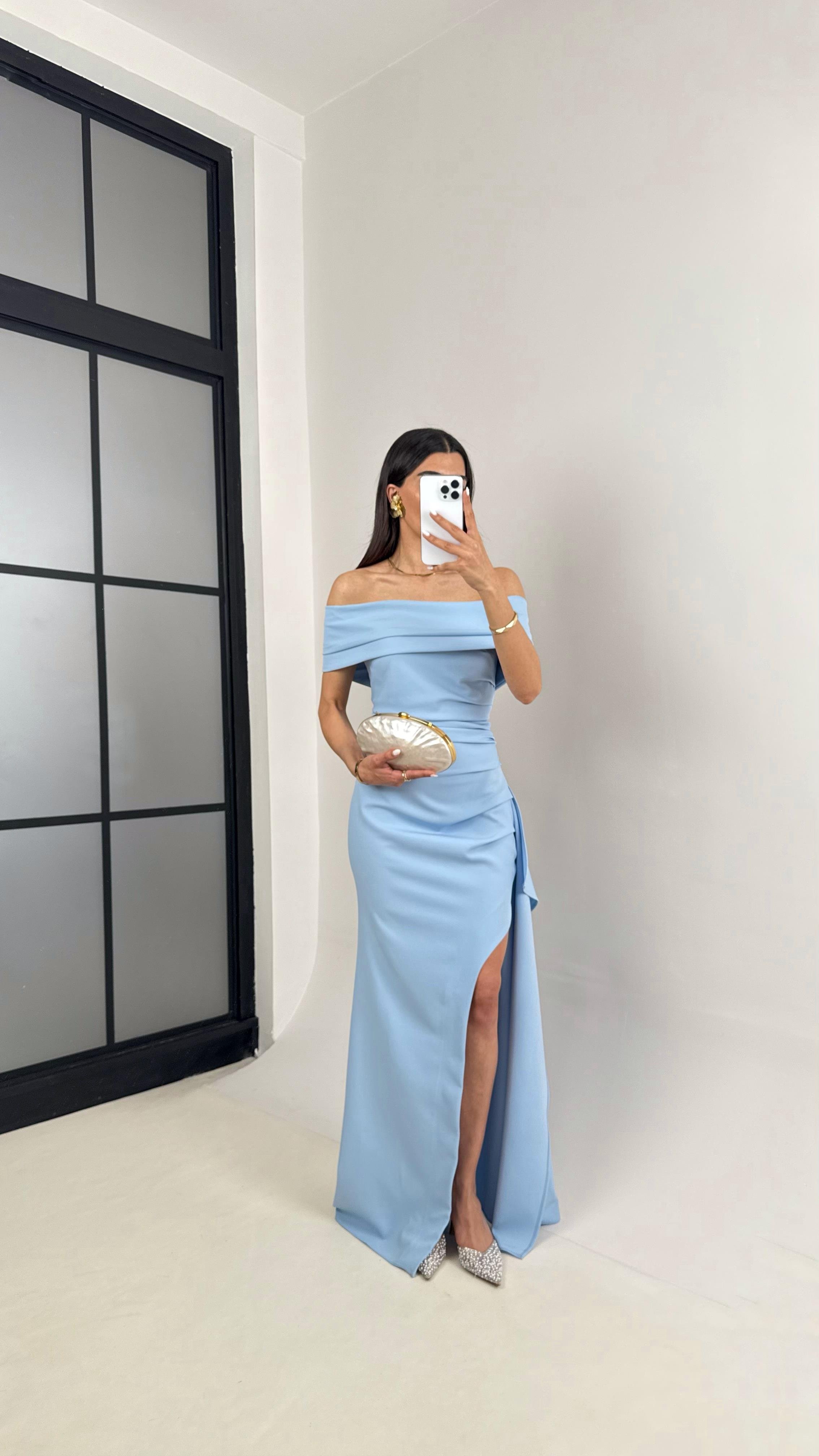 Mavi Madonna Yaka Yırtmaçlı İthal Kumaş Elbise Gaus00436GausELBİSEGU1002012