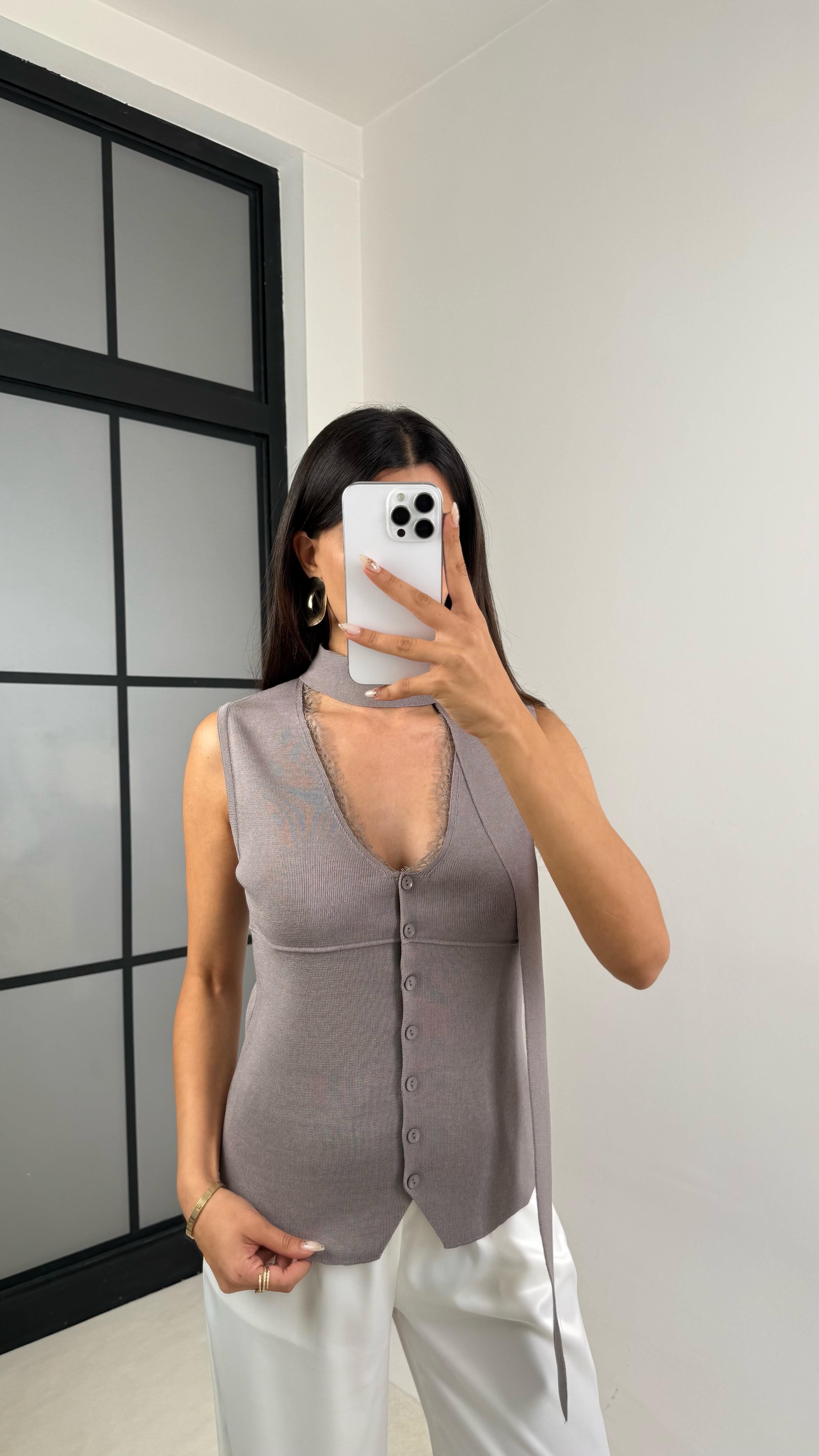 Vizon Boyun Bağlama Detaylı Düğmeli Dantel Yakalı Triko Bluz GAUS-00100GAUSالبلوزات GAUS-00100