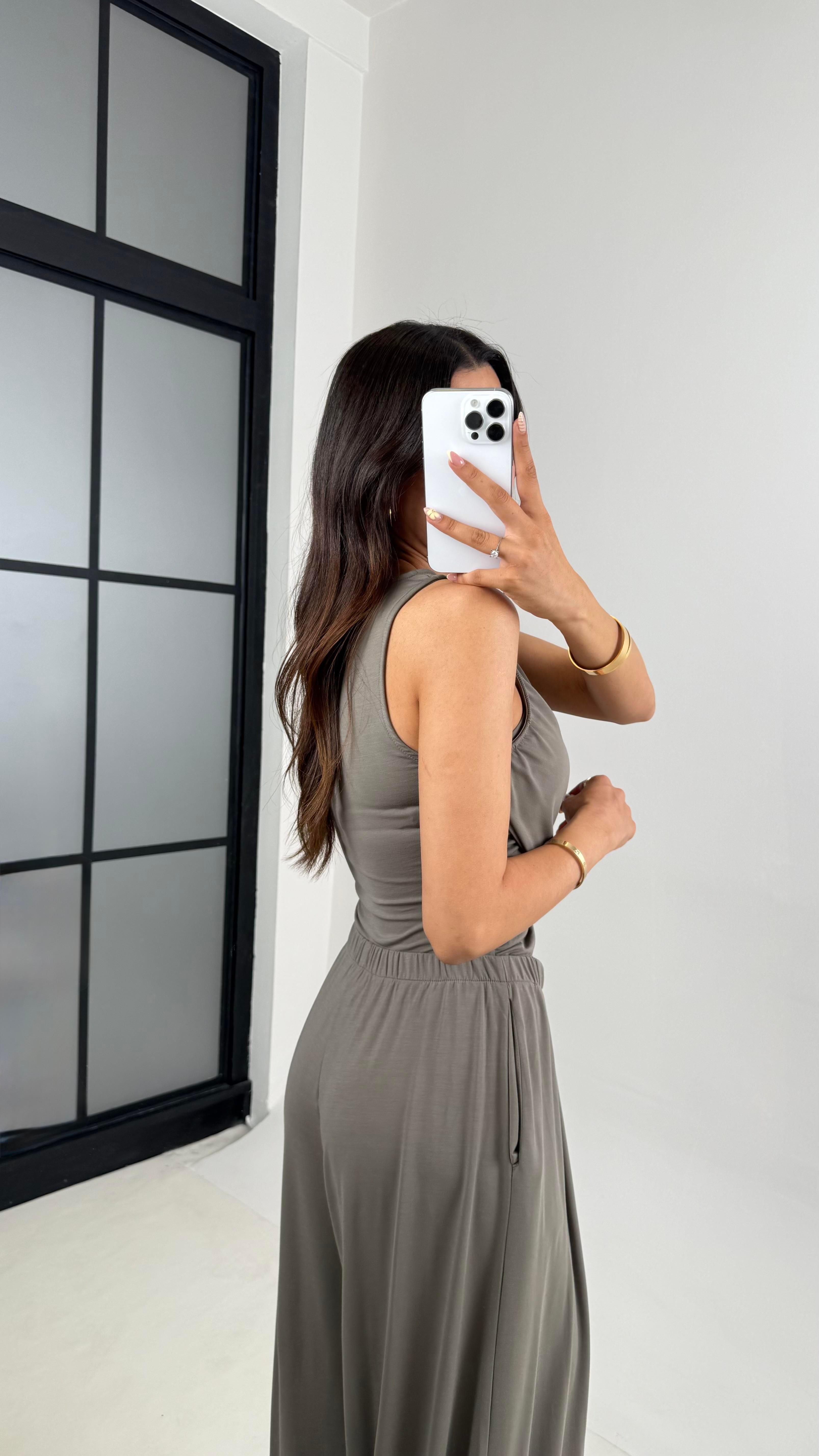 Haki Oys Muadil Dekolteli Beli Lastikli Cepli Modal Kumaş Tulum Gaus00648Gaus الأوفرول GU1002507