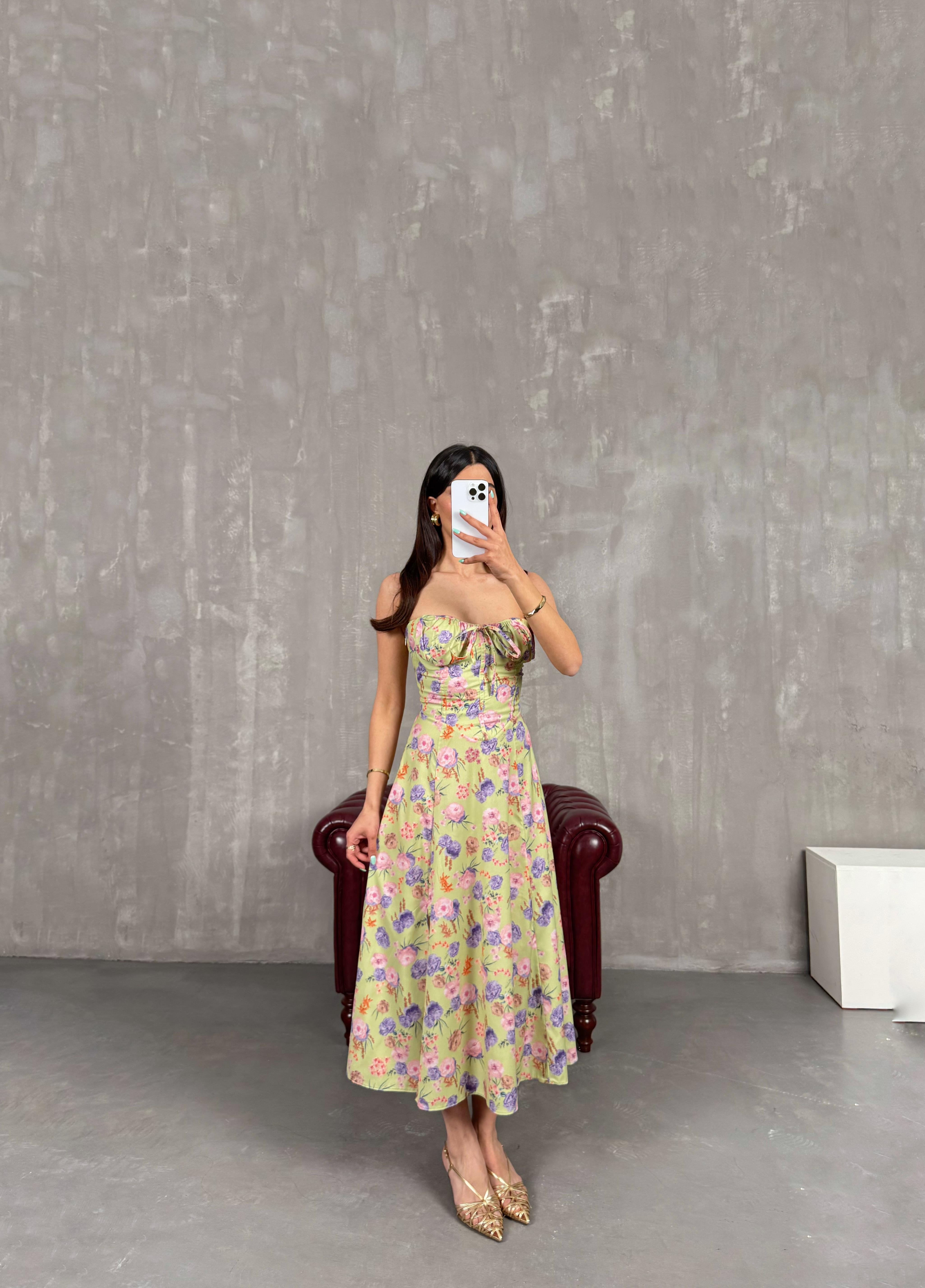 Yeşil Çiçekli Askılı Arkası Dekolteli Yandan Yırtmaçlı Pintereset Elbise Gaus00243GausELBİSEGU1001564