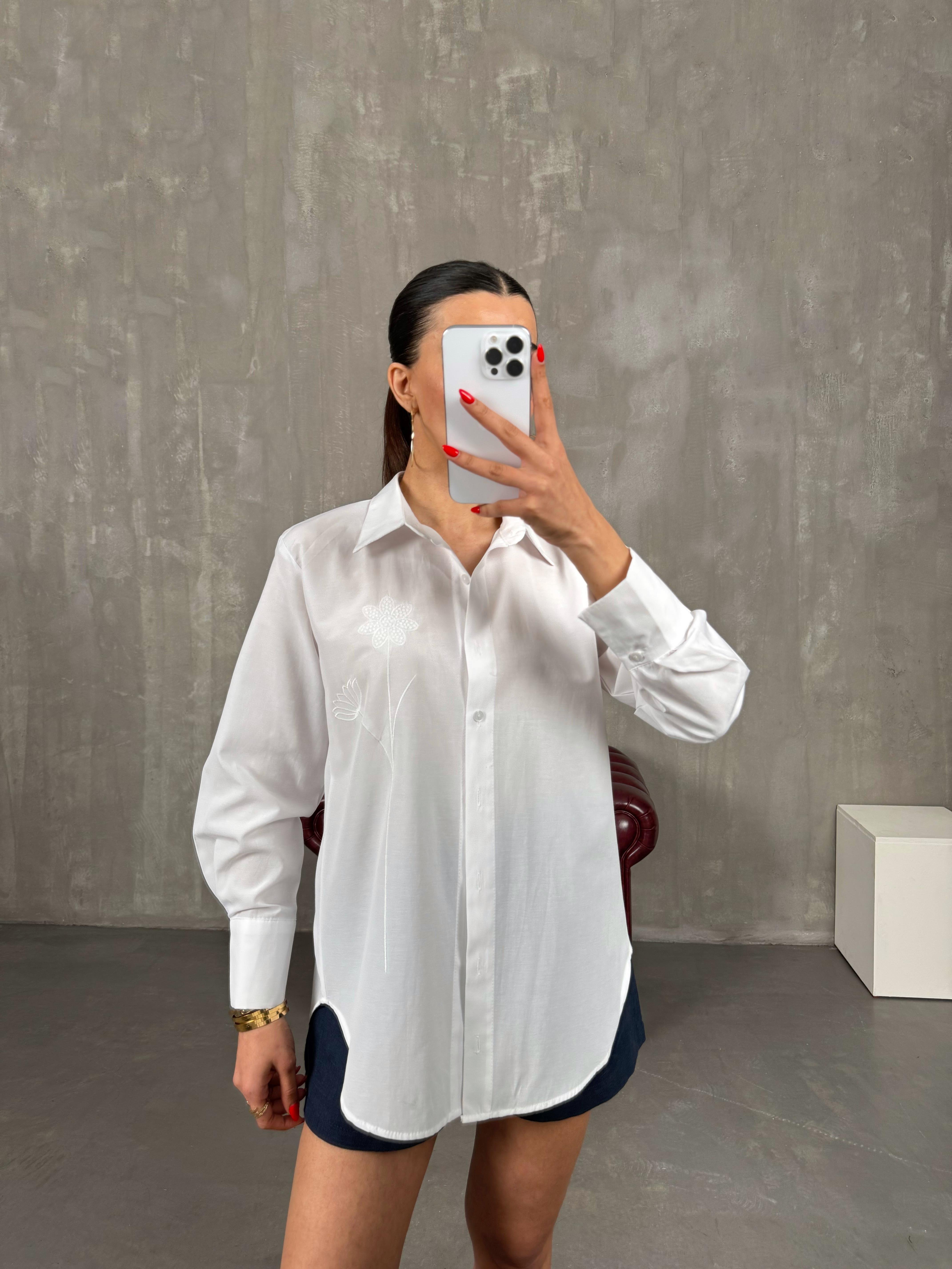 Beyaz Çiçek Nakışlı Gömlek Gaus00211GausGÖMLEKGU1001494