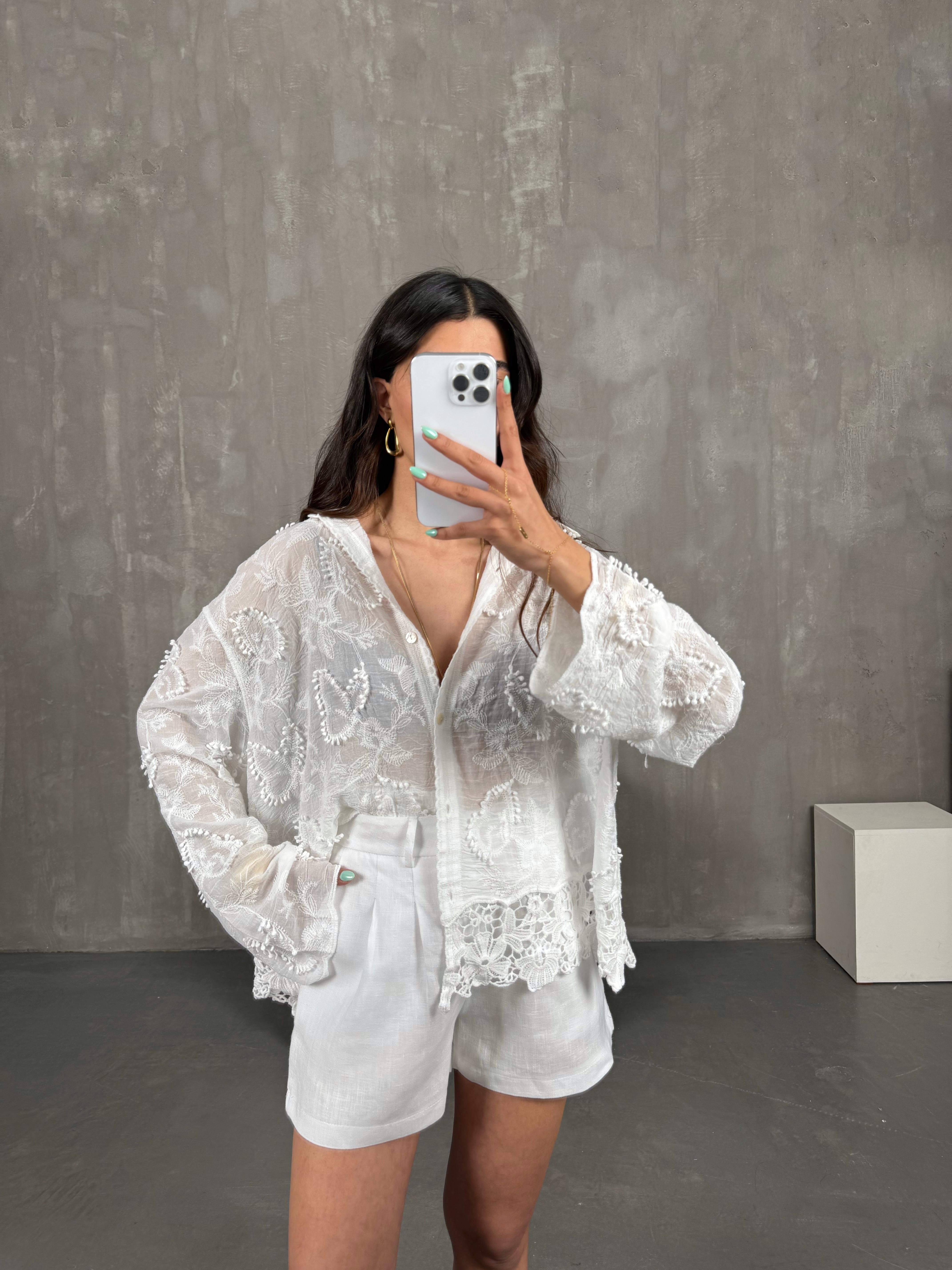 Beyaz Dantel İşlemeli Premium Gömlek Gaus00229GausGÖMLEKGU1001529