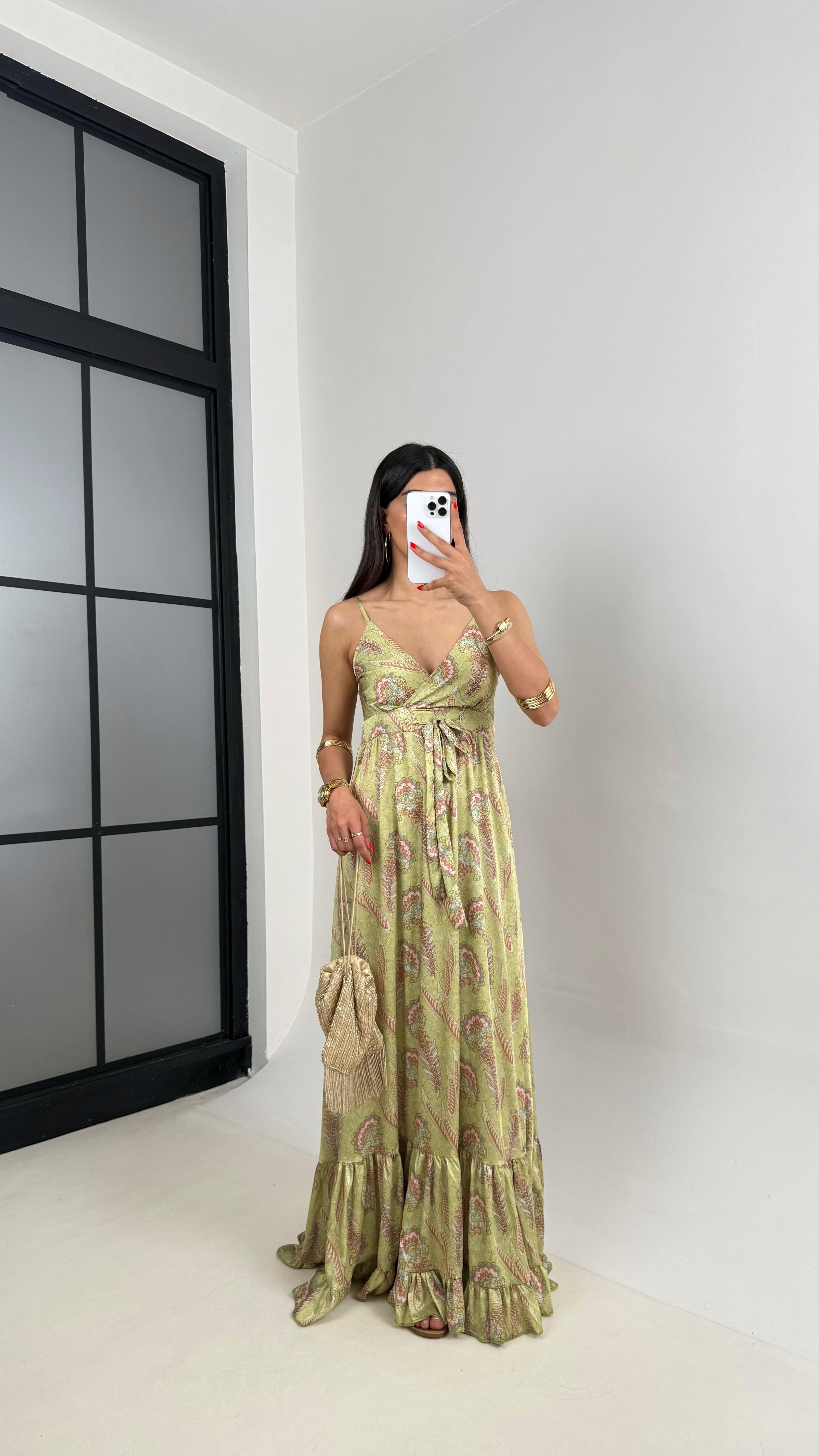 Yeşil Etnik Desenli Ayarlanabilir Askılı Sırt Dekolteli Yumuşak Saten Elbise Gaus00489GausELBİSEGU1002147