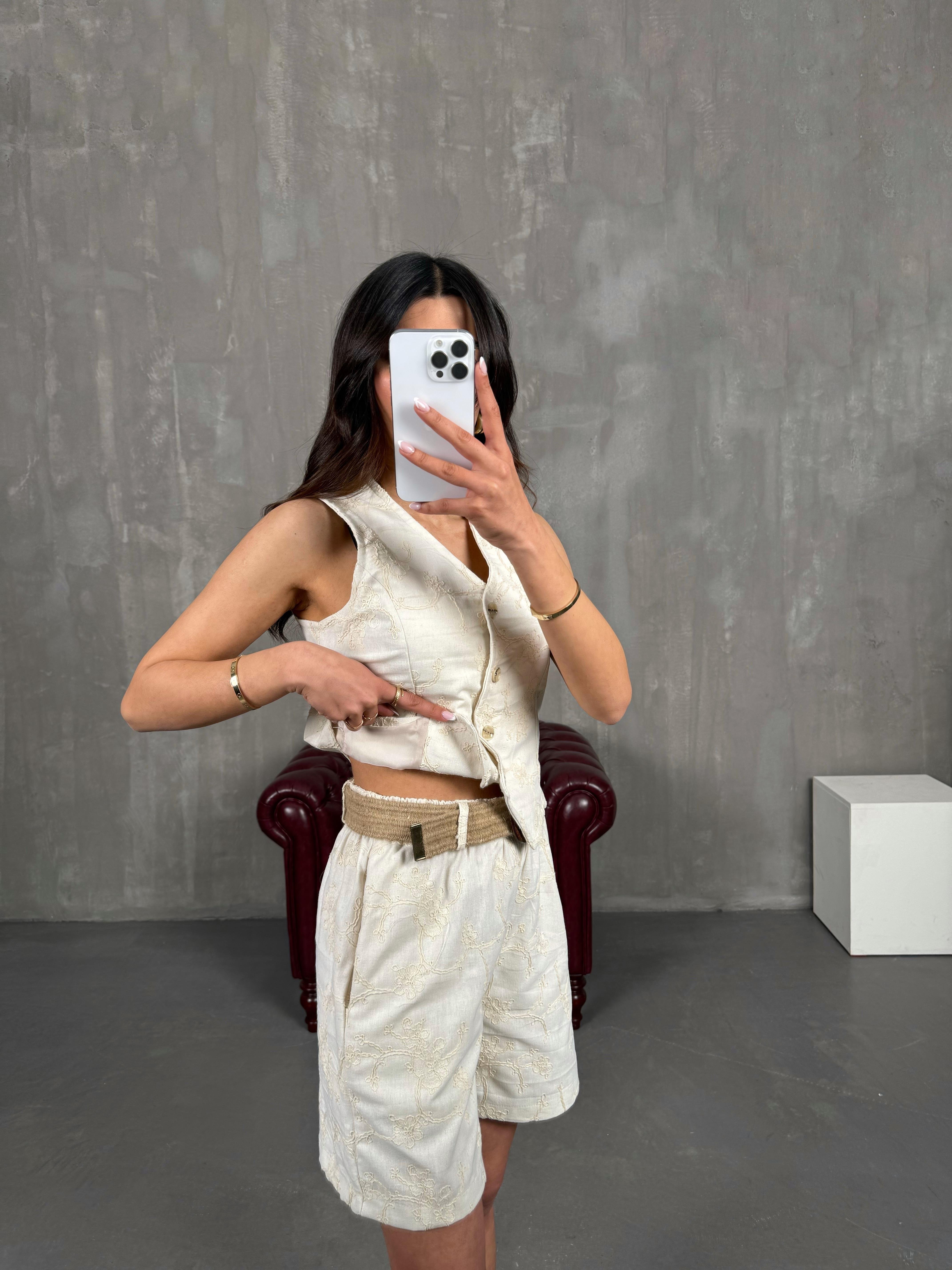 Taş İşlemeli Hasır Kemerli Keten Şortlu Takım Gaus00254GausTAKIMGU1001591