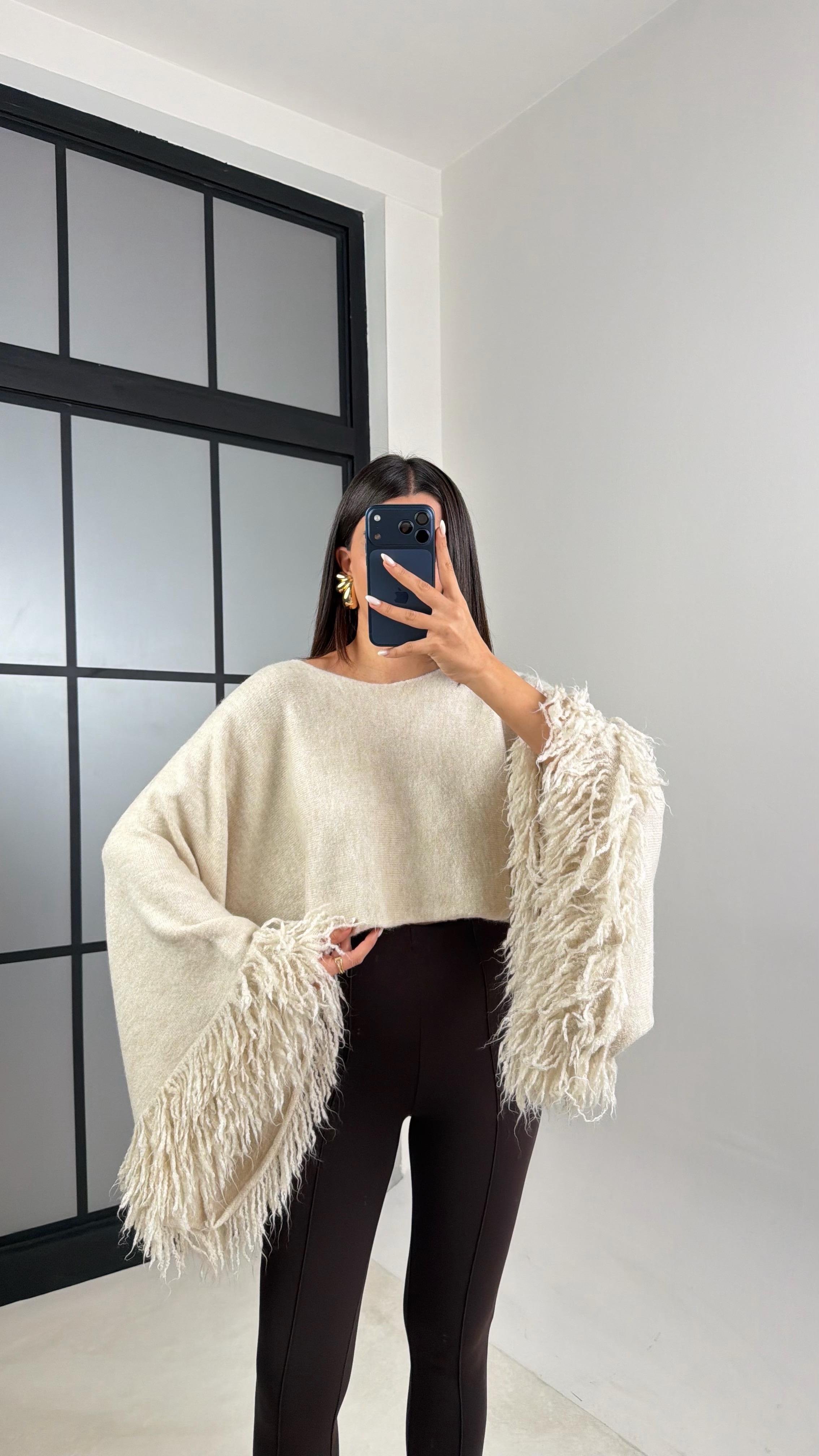 Taş Kol Püskül Detaylı Triko Crop Kazak GAUS-00625GAUS الكنزات GAUS-00625