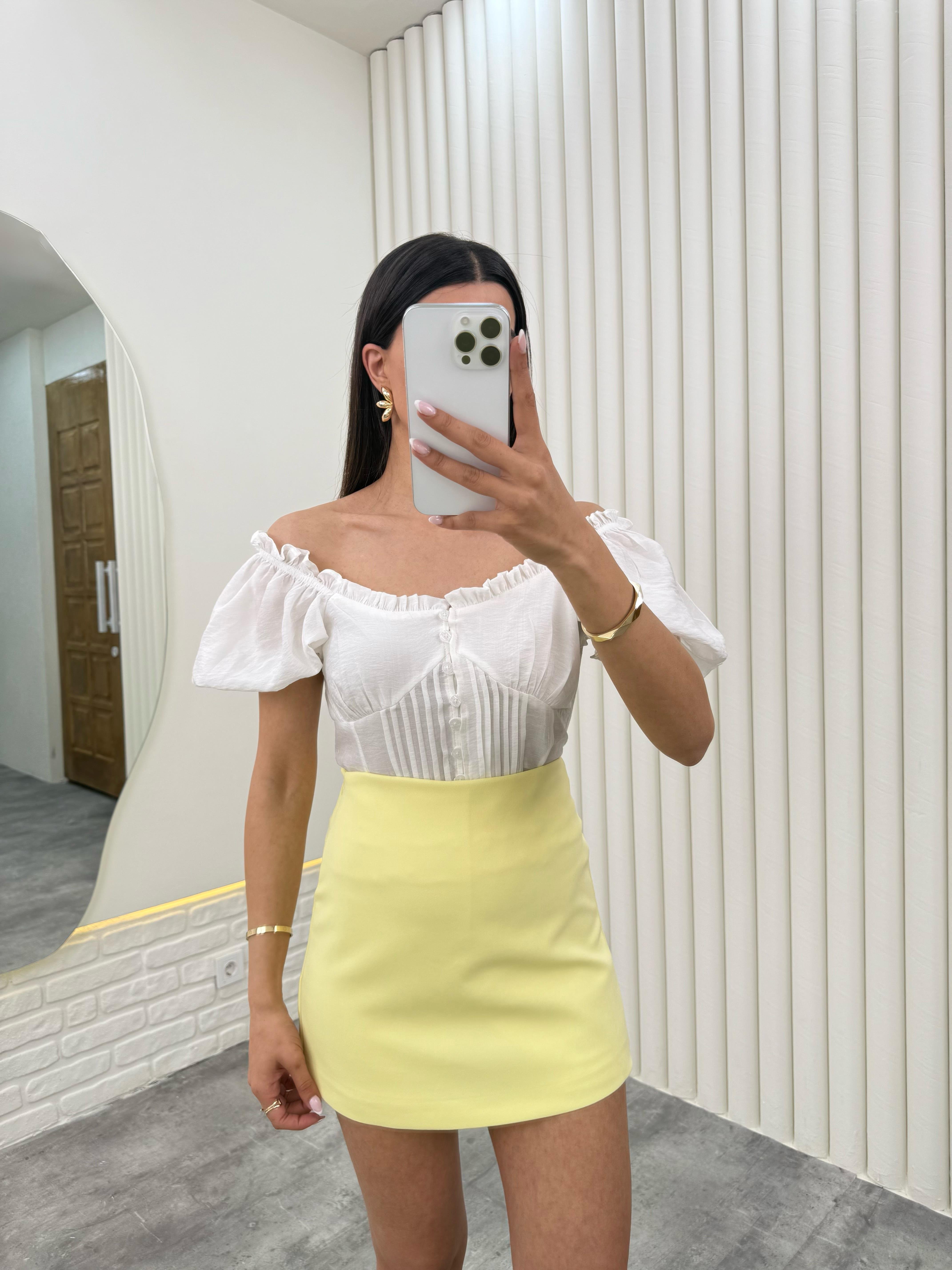 Sarı Arka Cep Detaylı Etekli Şort Gaus00277GausETEKGU1001644