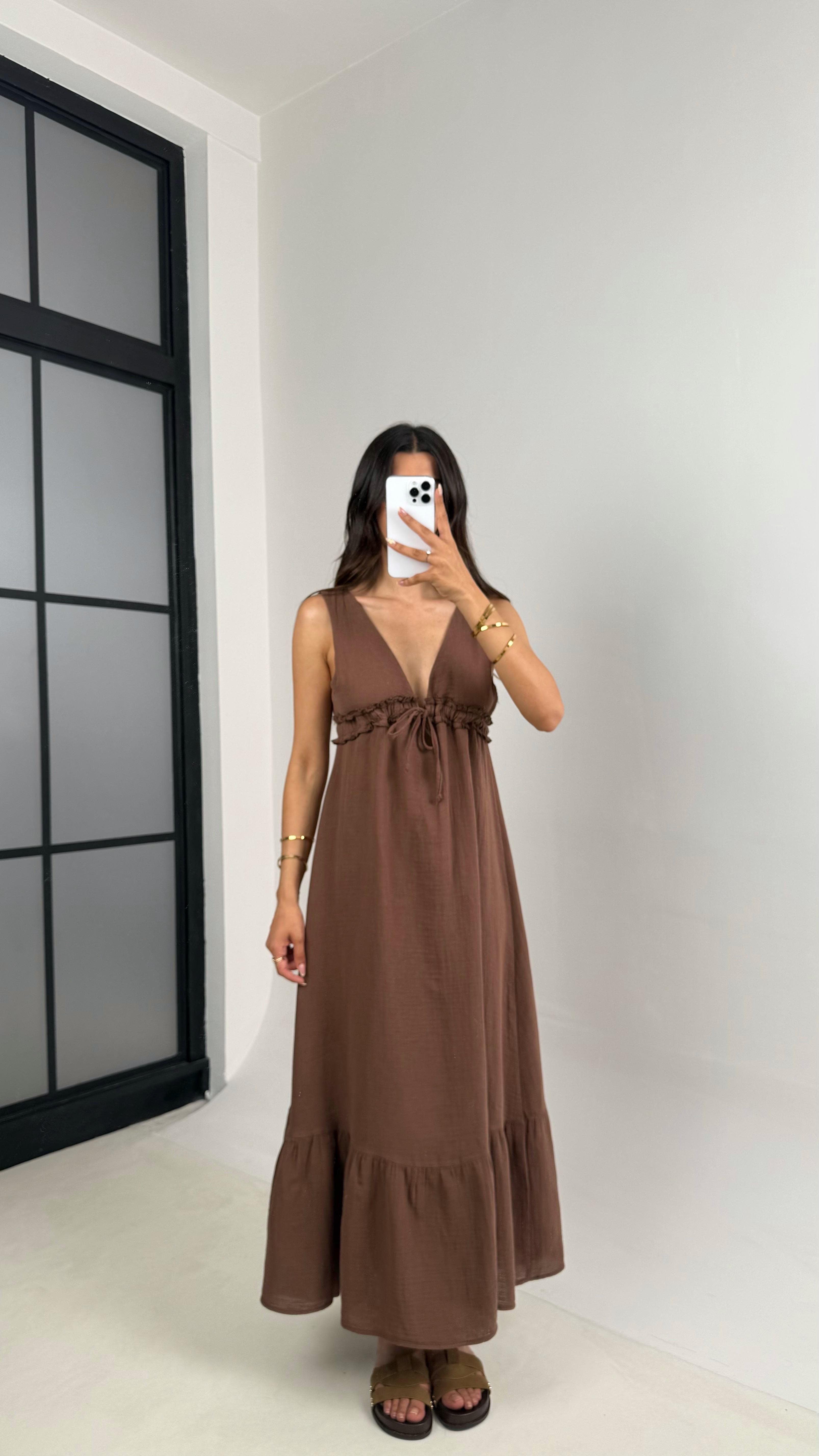 Kahve V Yaka Beli Ayarlanabilir Lastikli Astarlı Müslin Elbise Gaus00680GausELBİSEGU1002572