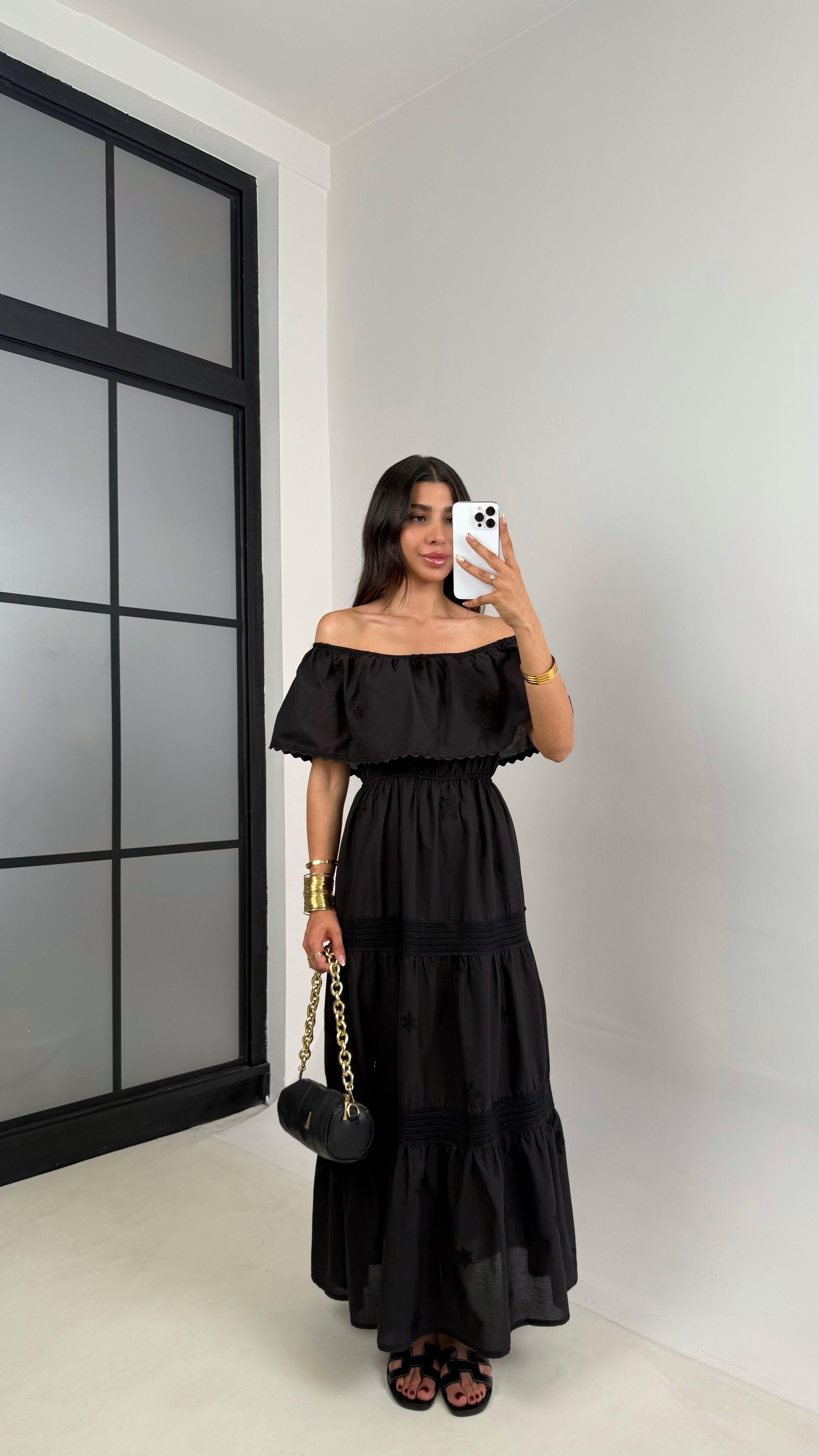 Siyah Madonna Yaka Nakış Detaylı Astarlı Elbise Gaus00652GausELBİSEGU1002514