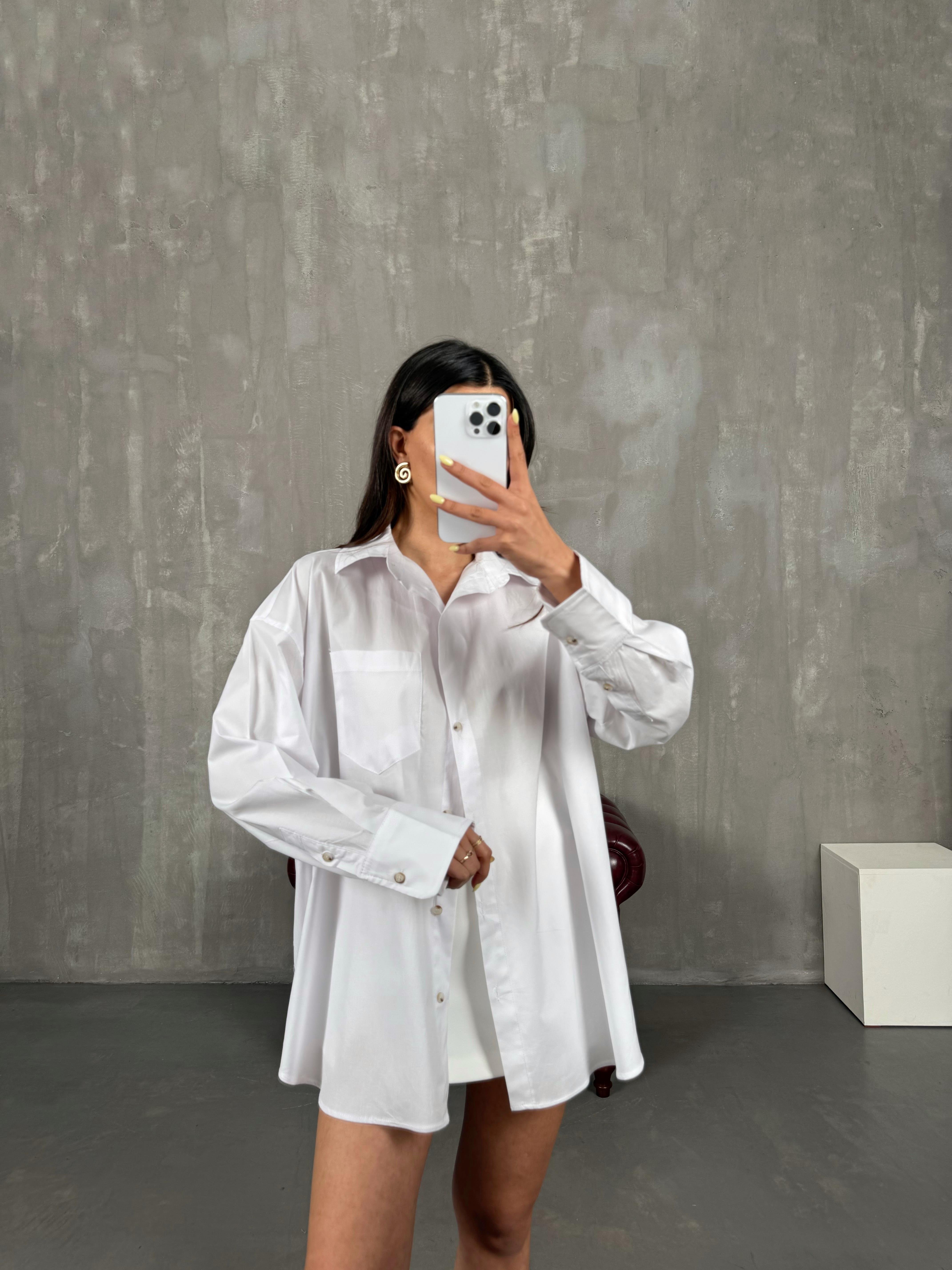 Beyaz Pamuklu Oversize Gömlek Gaus00147GausGÖMLEKGU1001344