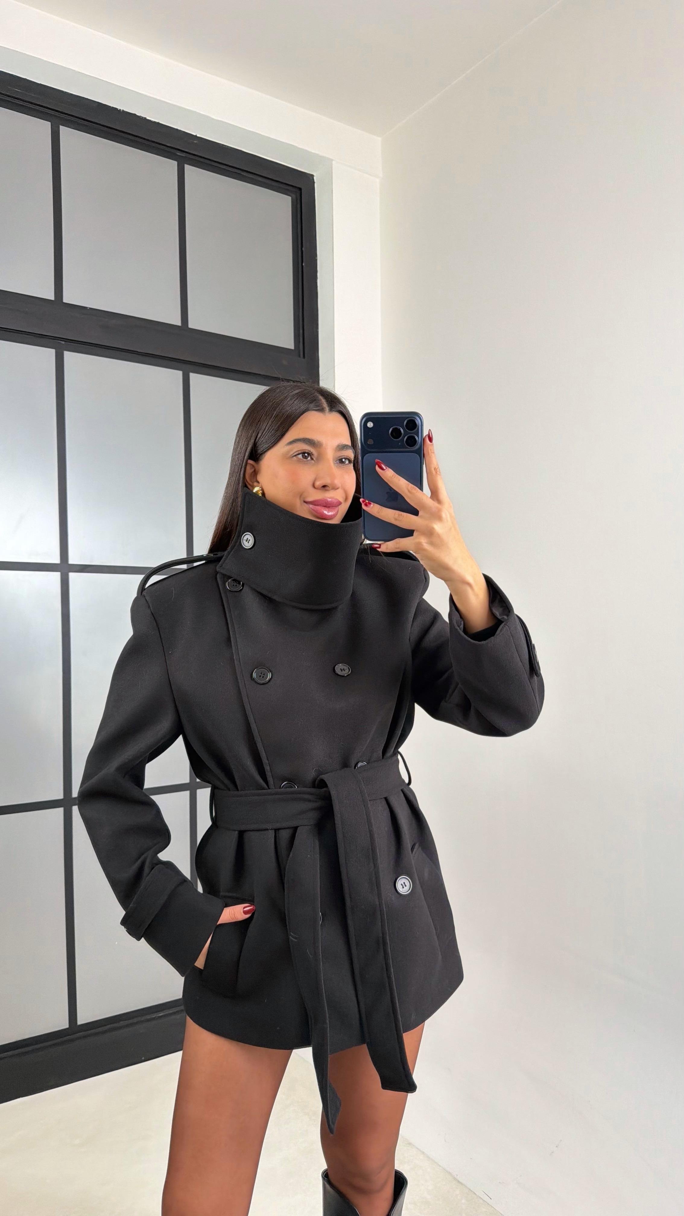 Siyah Dik Yakalı Vatkalı Kuşaklı Kaşe Kaban GAUS-00704GAUS المعاطف GAUS-00704