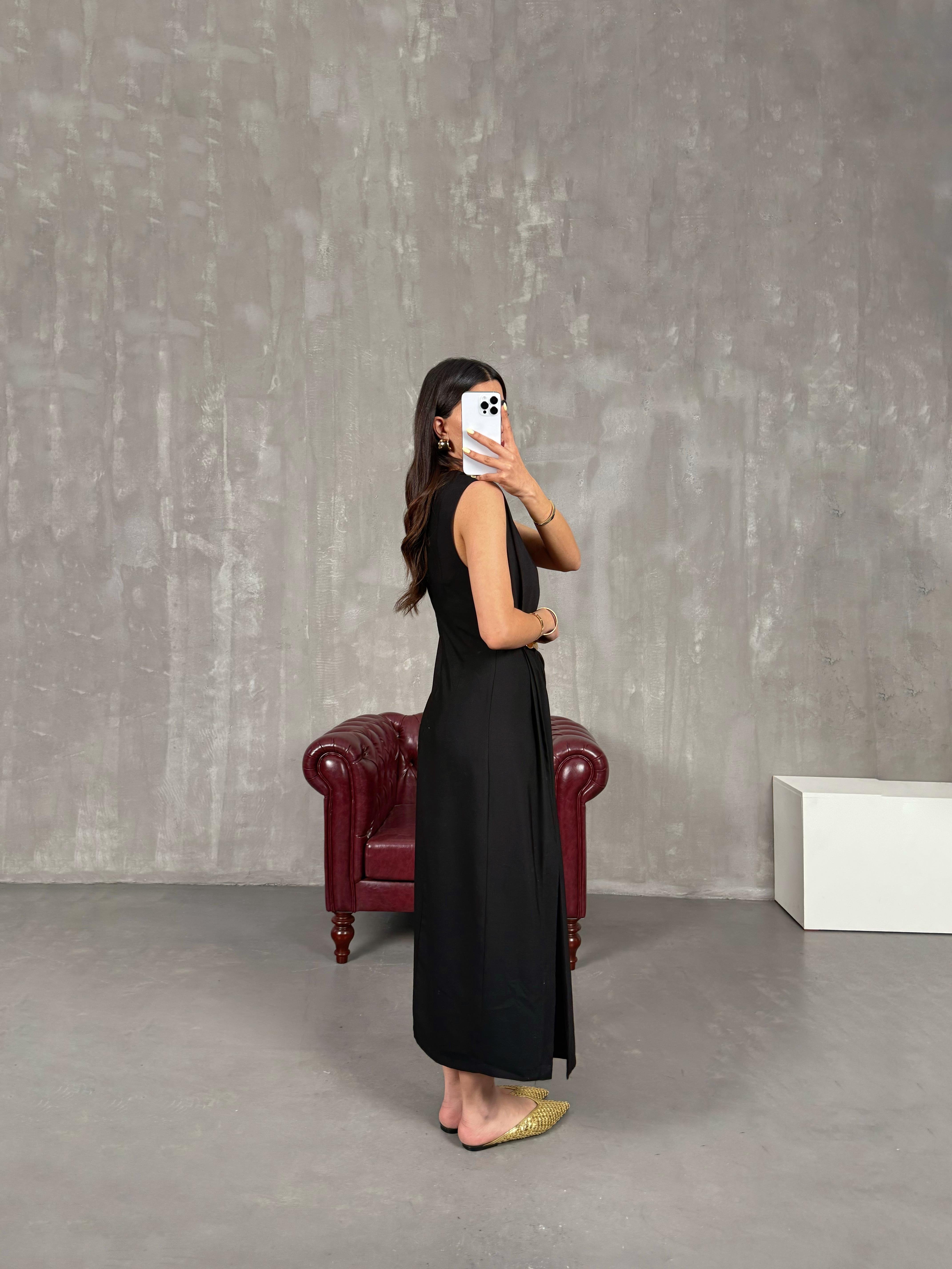 Siyah Sıfır Kol Gold Detaylı Yırtmaçlı Elbise Gaus00141GausELBİSEGU1001326