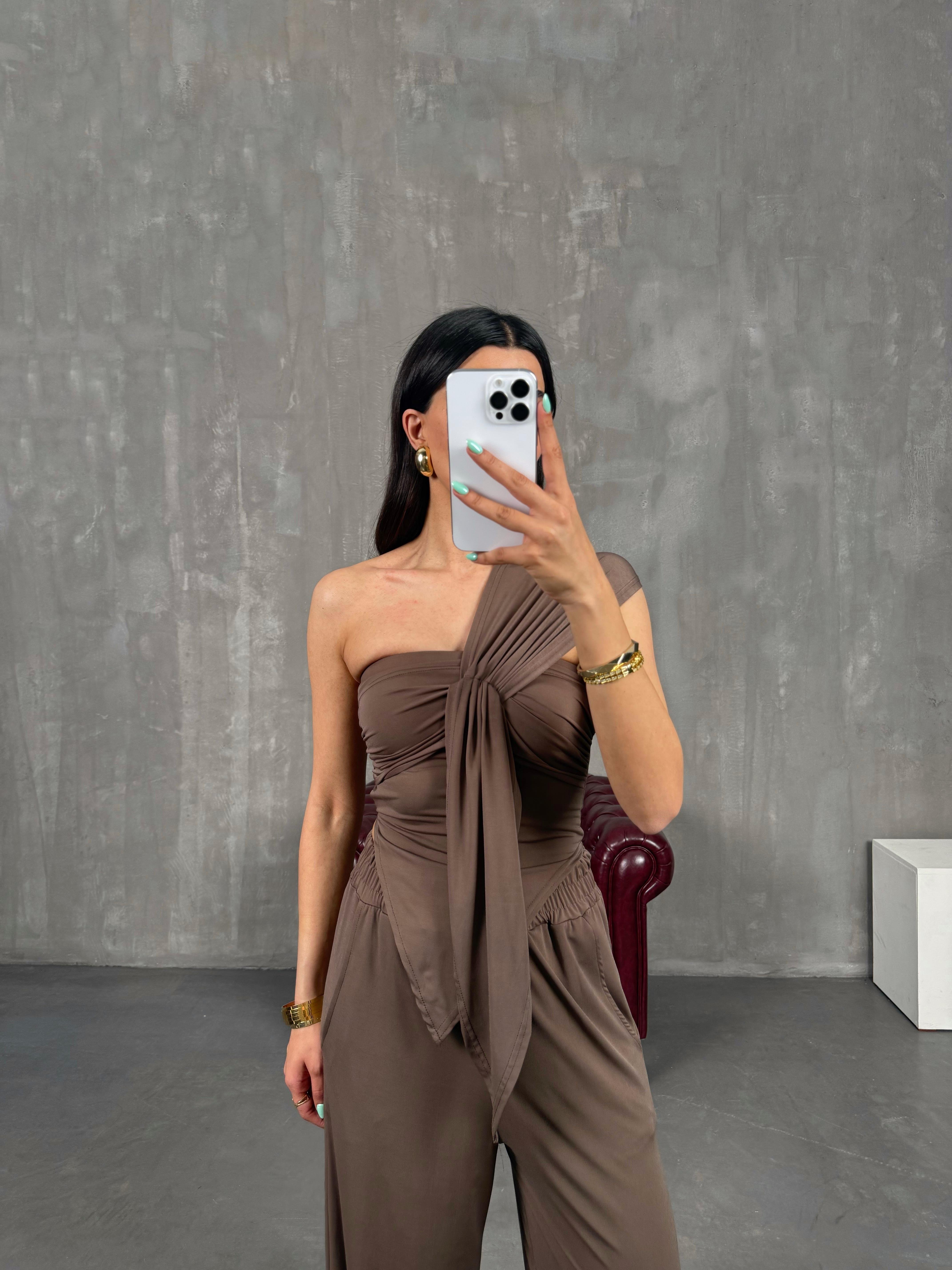Kahve Asimetrik Kesim Bluz Pantolon Sandy Kumaş Takım Gaus00234GausTAKIMGU1001541