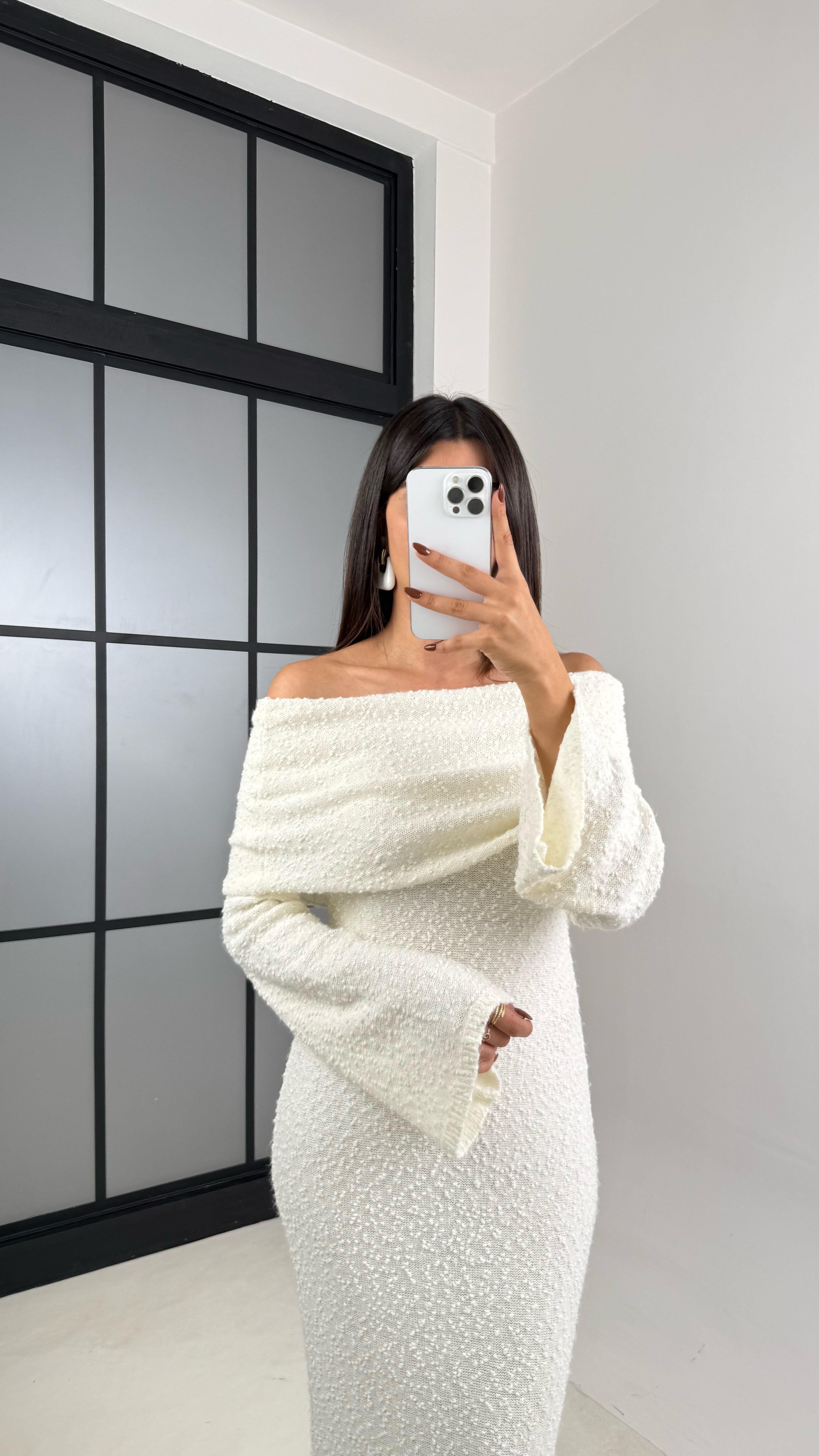 Ekru Madonna Yaka Tasarım Uzun Triko Elbise GAUS-00126GAUSELBİSEGAUS-00126