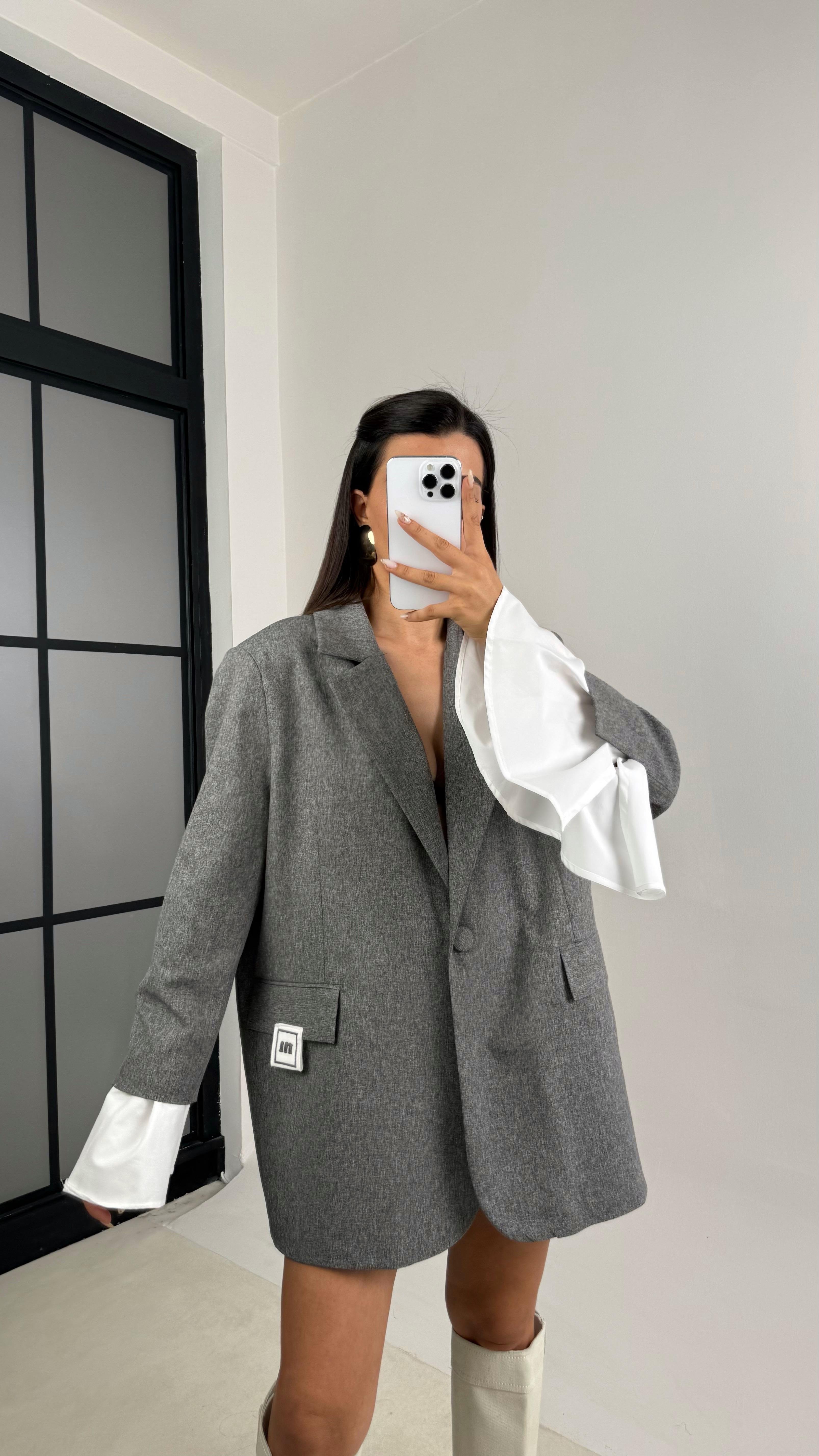 Gri Kol Detaylı Detaylı Astarlı Vatkalı Tasarım Ceket GAUS-00106GAUS السترات  GAUS-00106