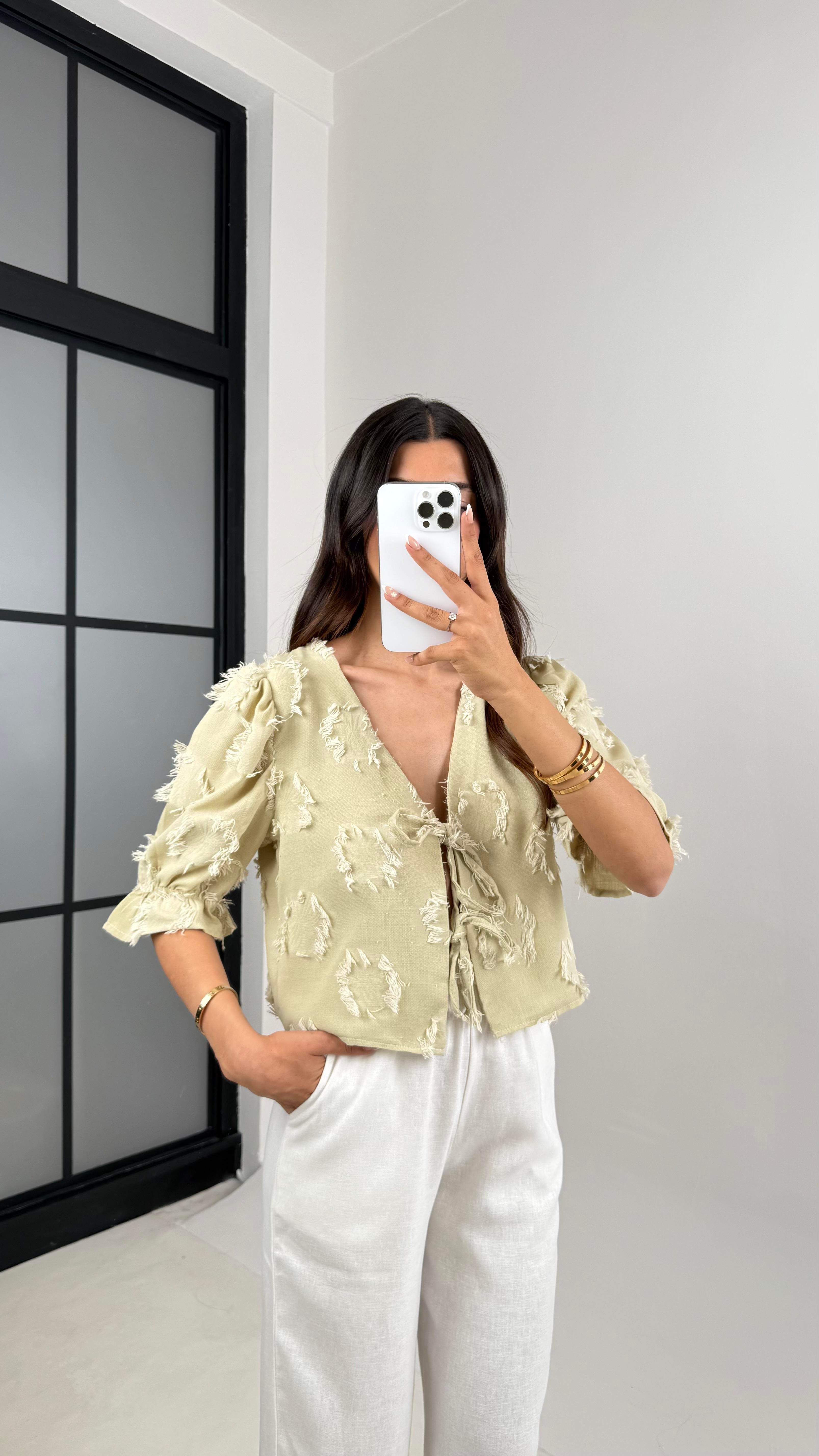Soft Yeşil Önden Bağlamalı Balon Kol Püsküllü Keten Gömlek Gaus00624 GausGÖMLEKGU1002457
