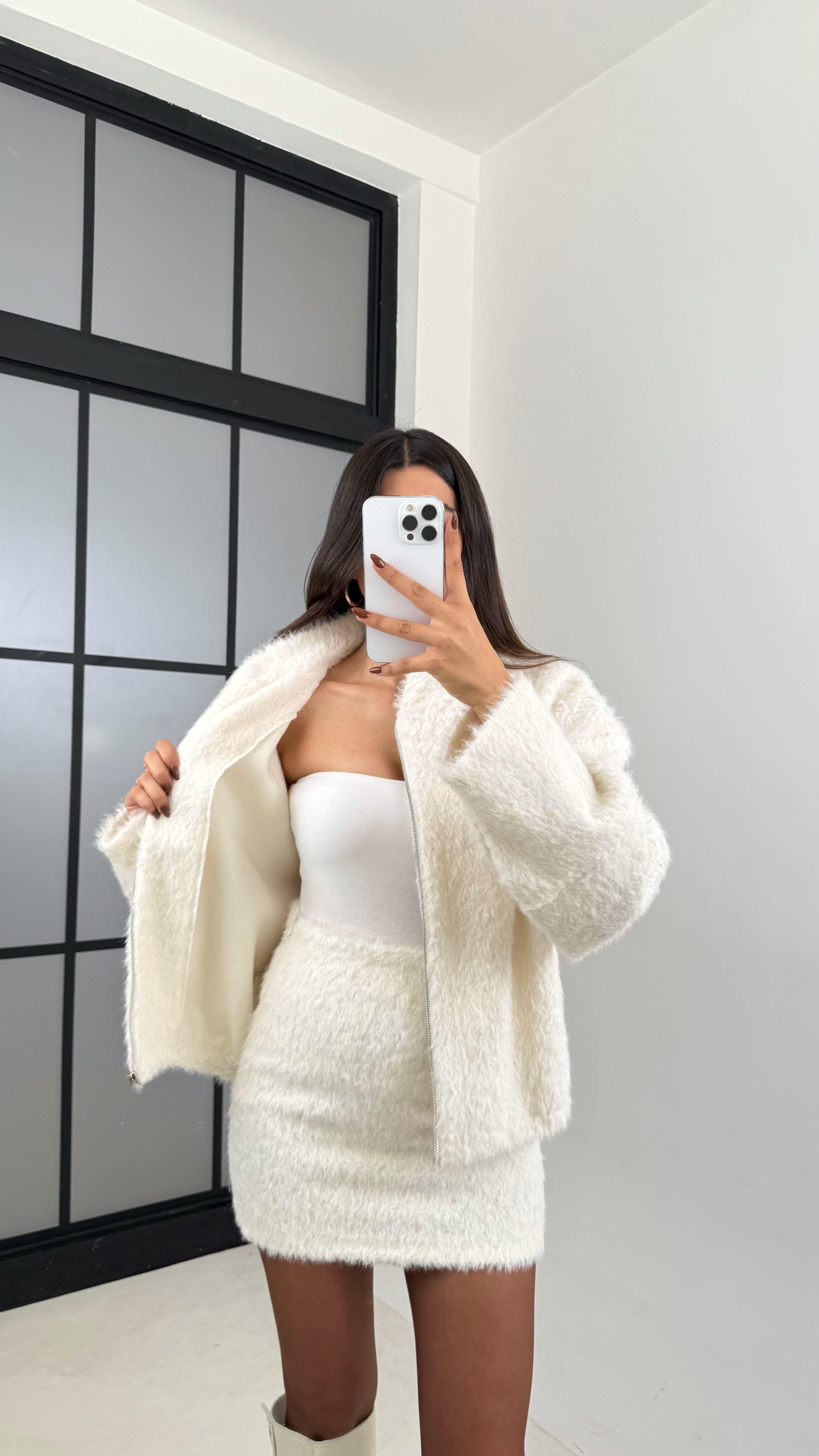 Ekru Ceket Etek Peluş Tüylü İkili Takım GAUS-00218GAUSTAKIMGAUS-00218