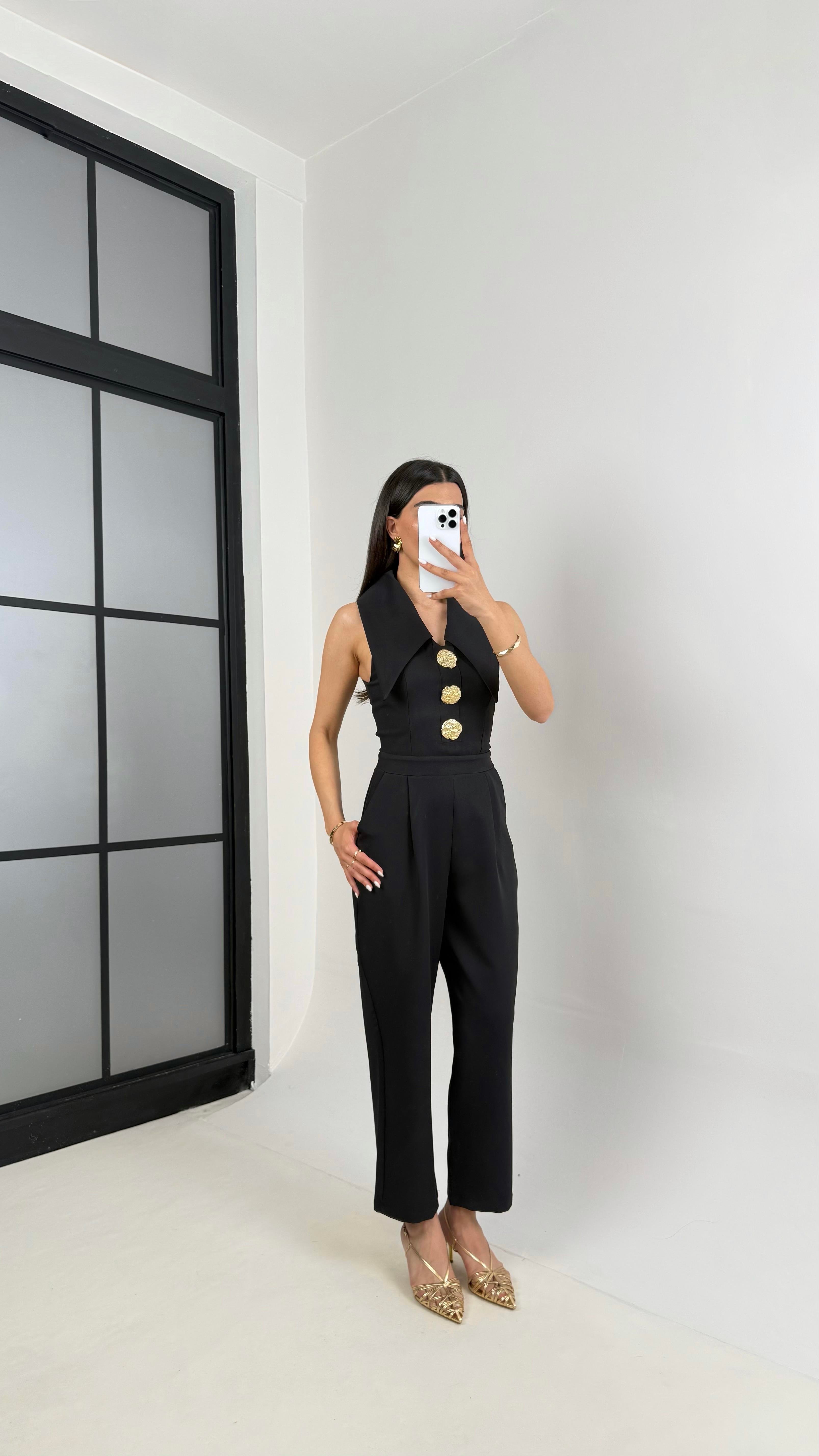 Siyah Yaka Detaylı Gold Düğmeli Cepli Tasarım Tulum Gaus00452GausTULUMGU1002053