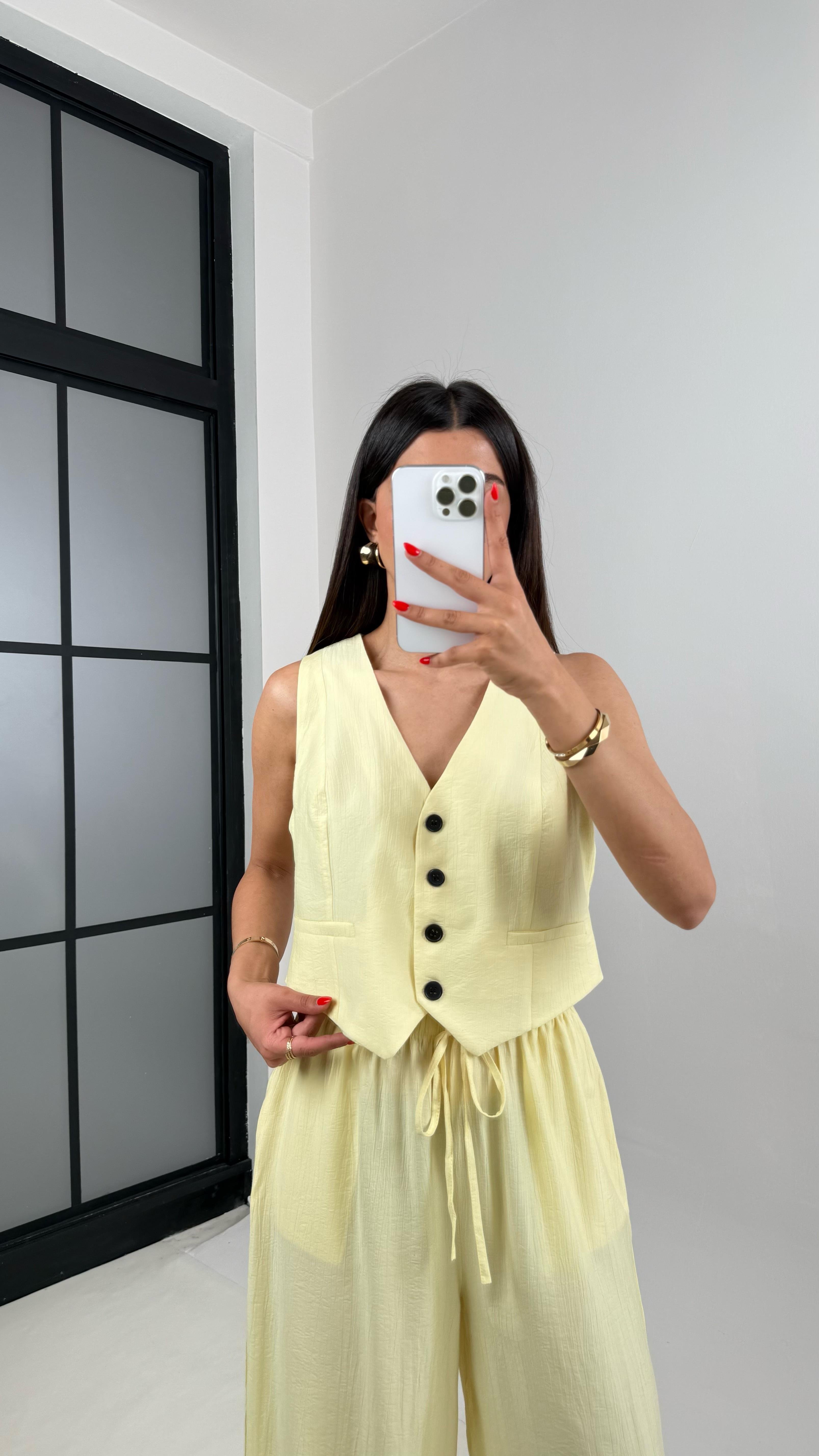 Sarı Astarlı Yelek Balon Pantolon Çilek Kumaş Takım Gaus00501GausTAKIMGU1002175