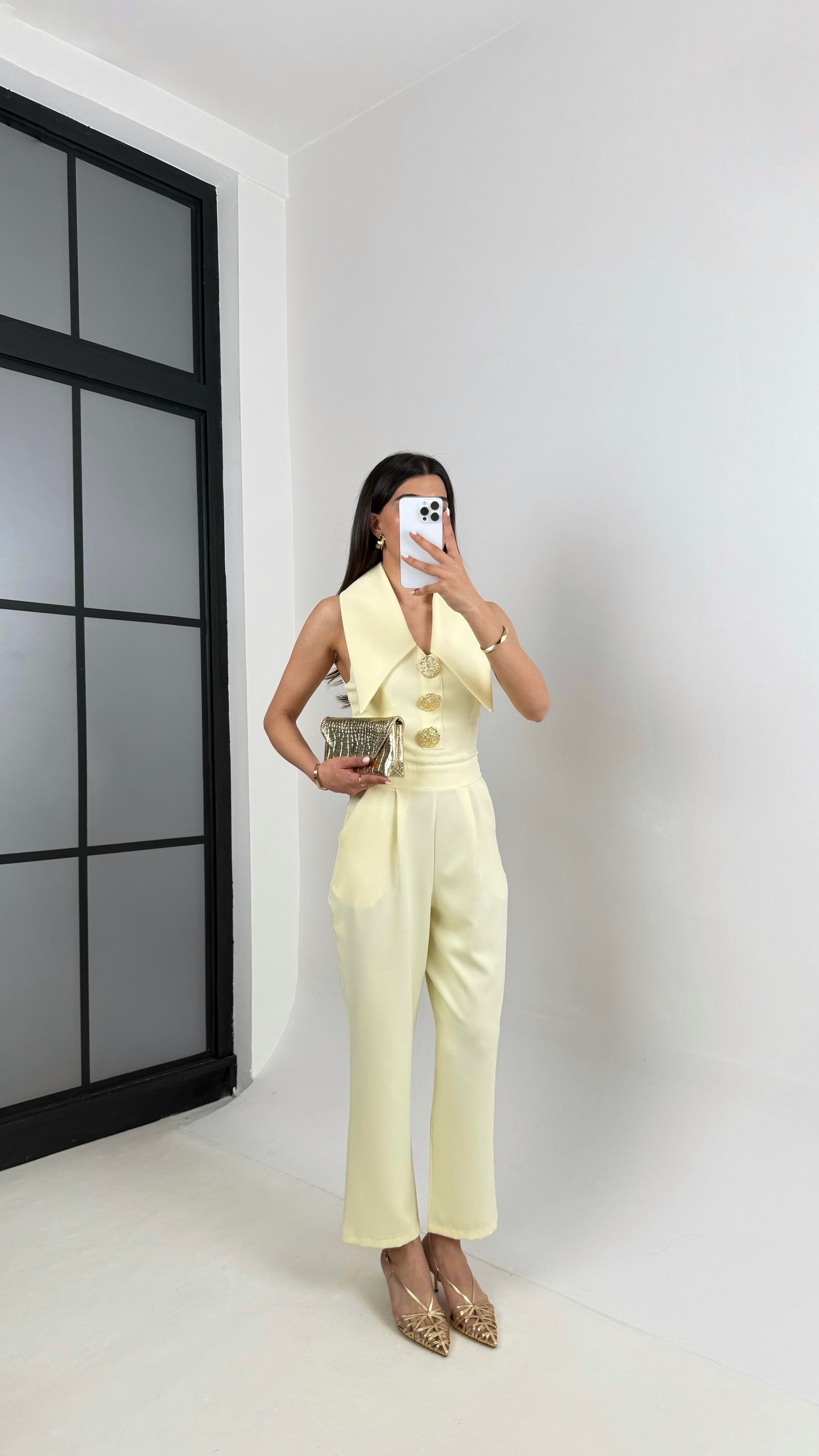 Sarı Yaka Detaylı Gold Düğmeli Cepli Tasarım Tulum Gaus00452GausTULUMGU1002052