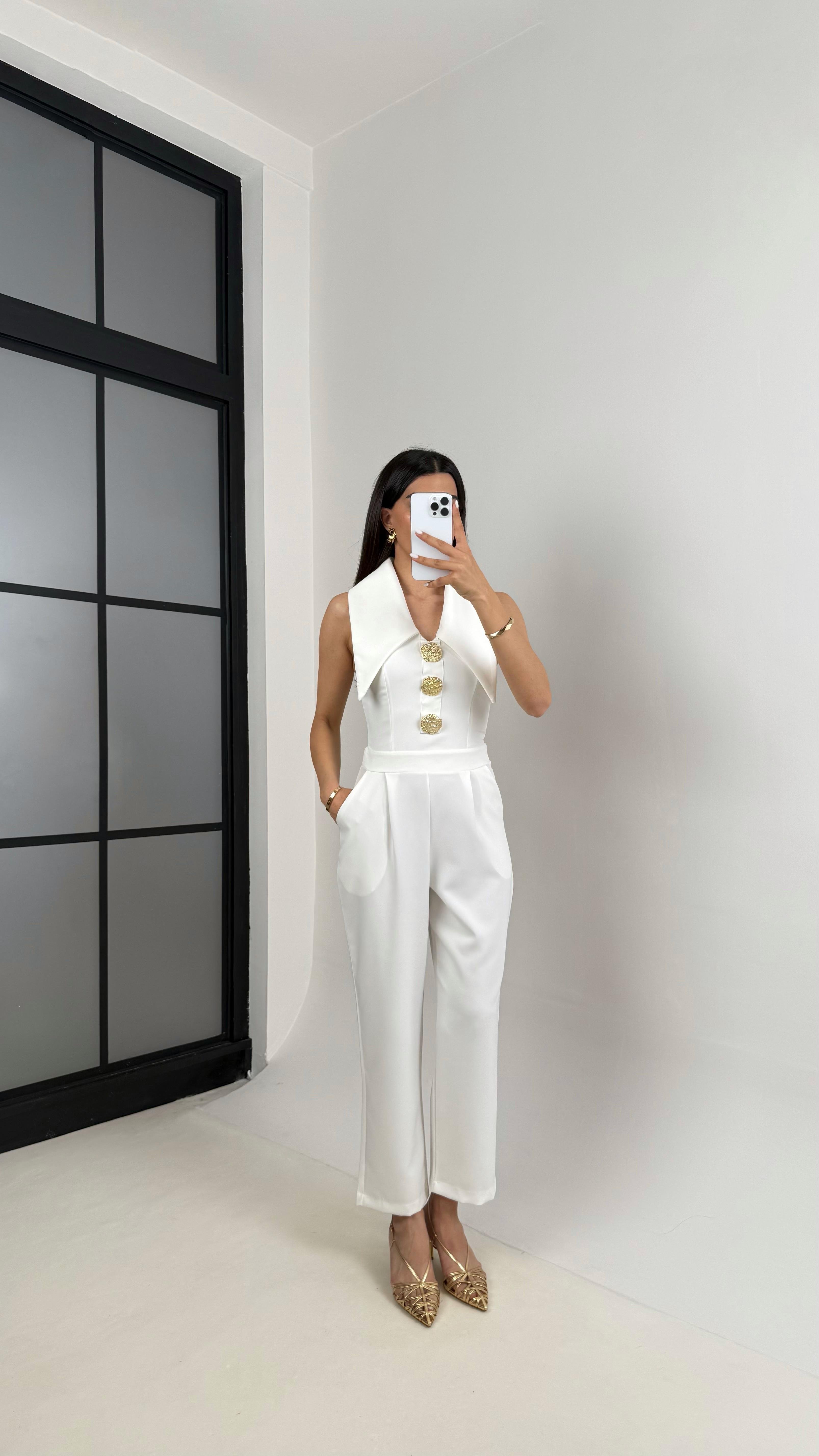 Beyaz Yaka Detaylı Gold Düğmeli Cepli Tasarım Tulum Gaus00452GausTULUMGU1002054