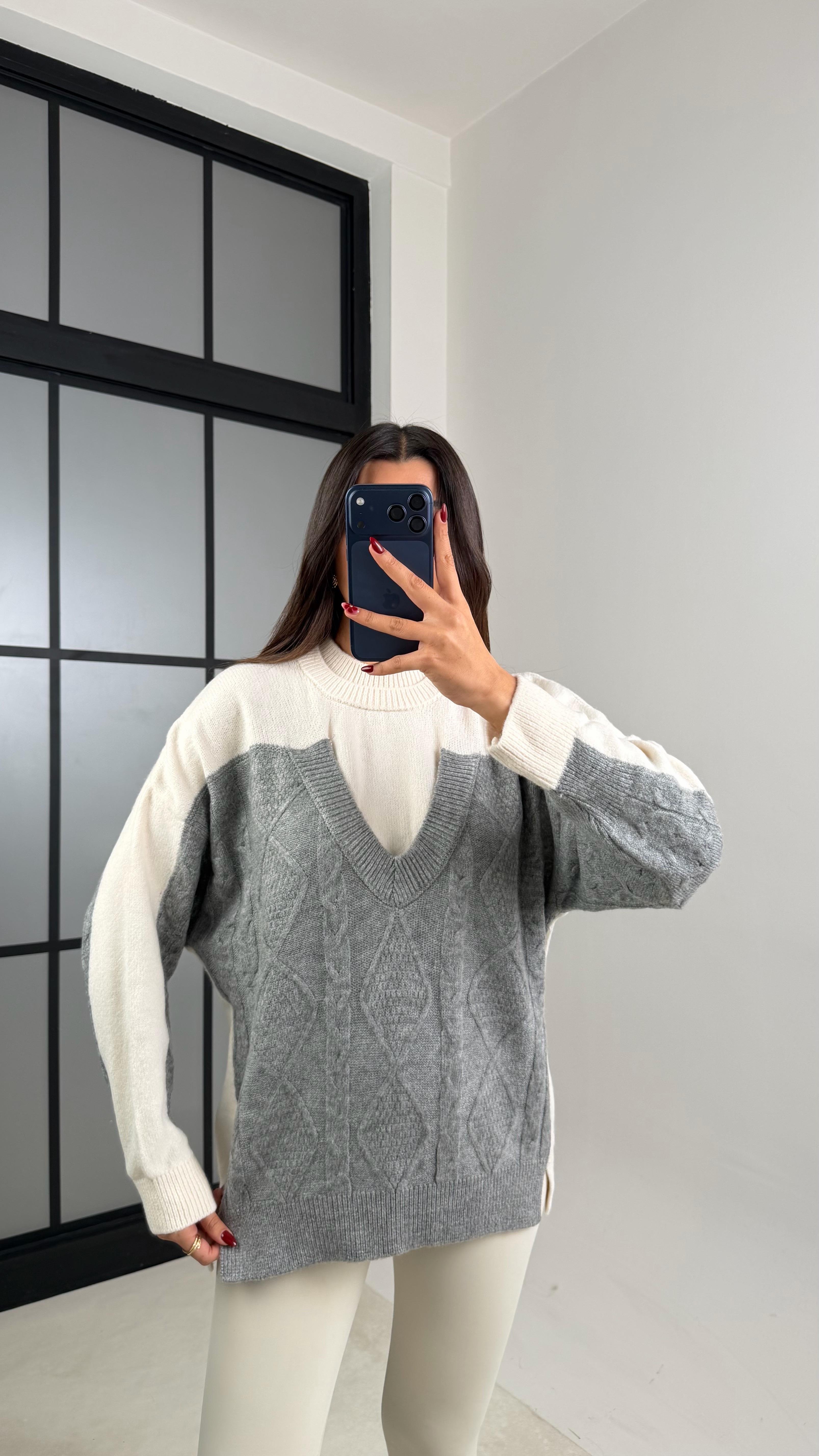 Gri İki Yakalı Tasarım Triko Kazak GAUS-00578GAUS الكنزات GAUS-00578